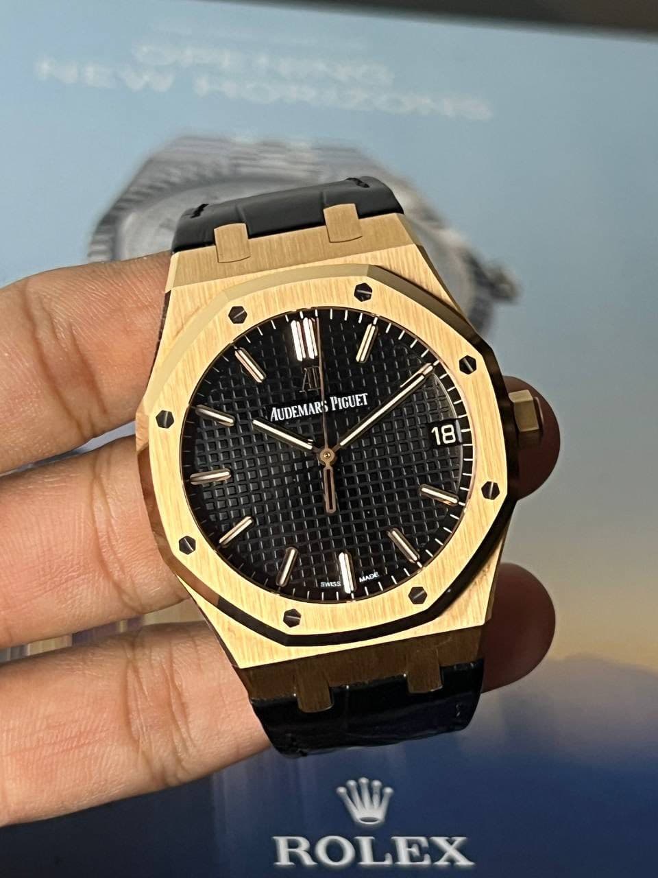 May be an image of wrist watch and text that says 'AUDEMARS AUDEMAR'PIGUET PIGUET R 18 SARS MSS ADE ROLEX'