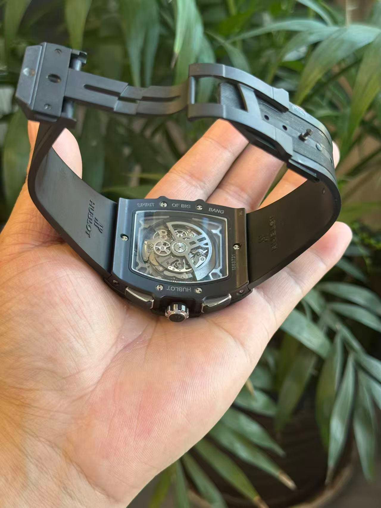 May be an image of digital watch and text that says 'ዙ SPIRIT or BIG ট BANG م C E LOTBNH'