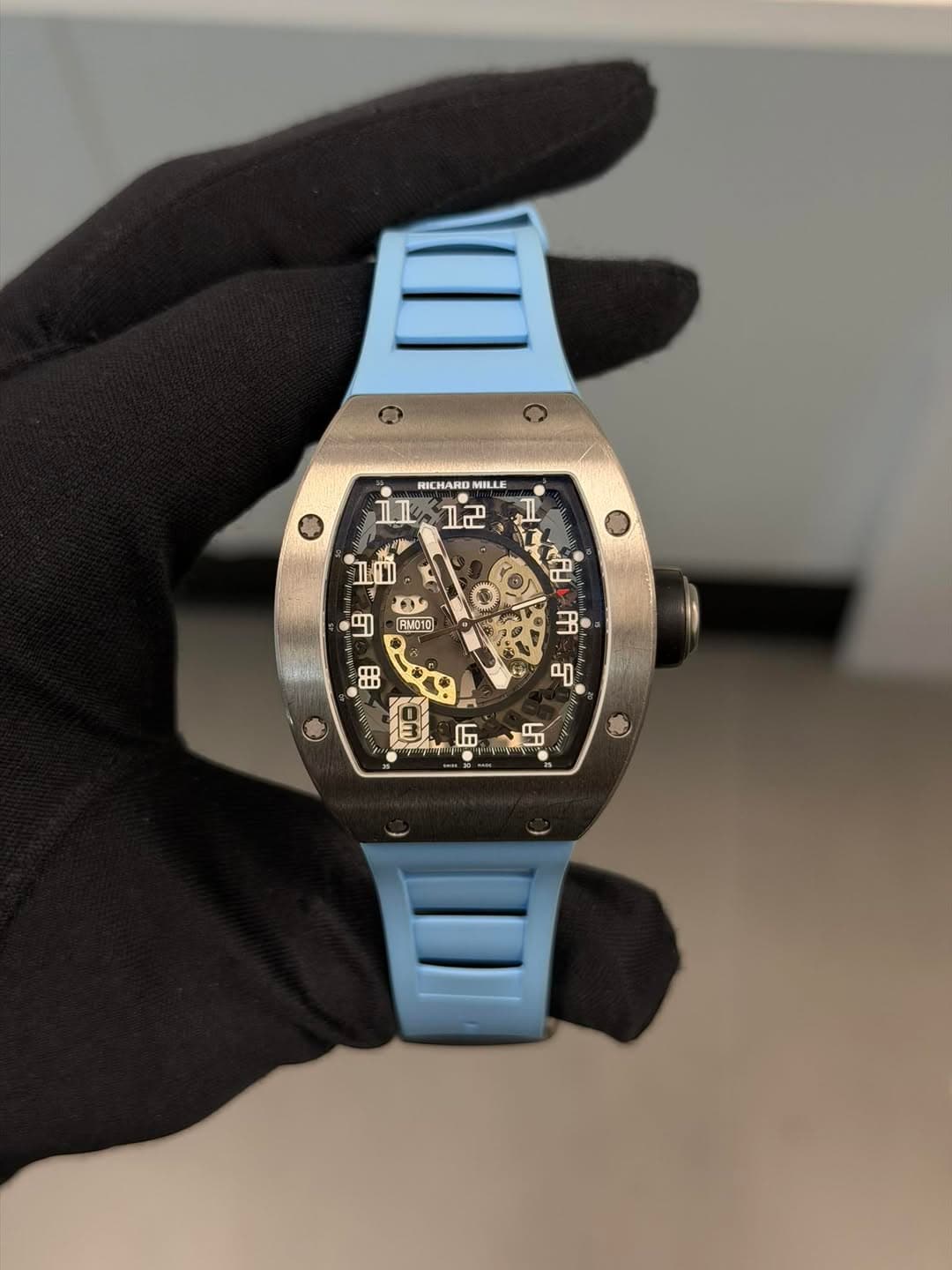 May be an image of wrist watch and text that says 'ICHARD RICHARDMILA MILLE MILA Il 上是 لا ን O RMD1C I KA B ထ كا ミ 16 奇'