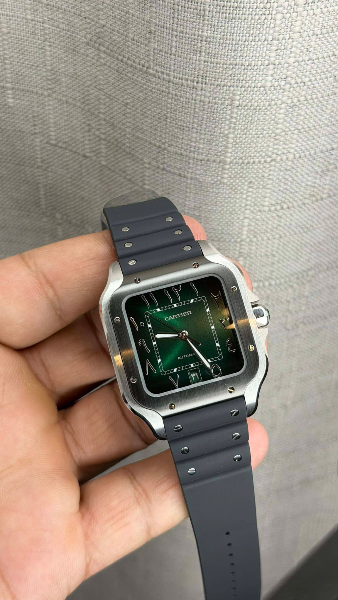 May be an image of digital watch and text that says '0 อ و S CARTIER खশ ١ C 1'