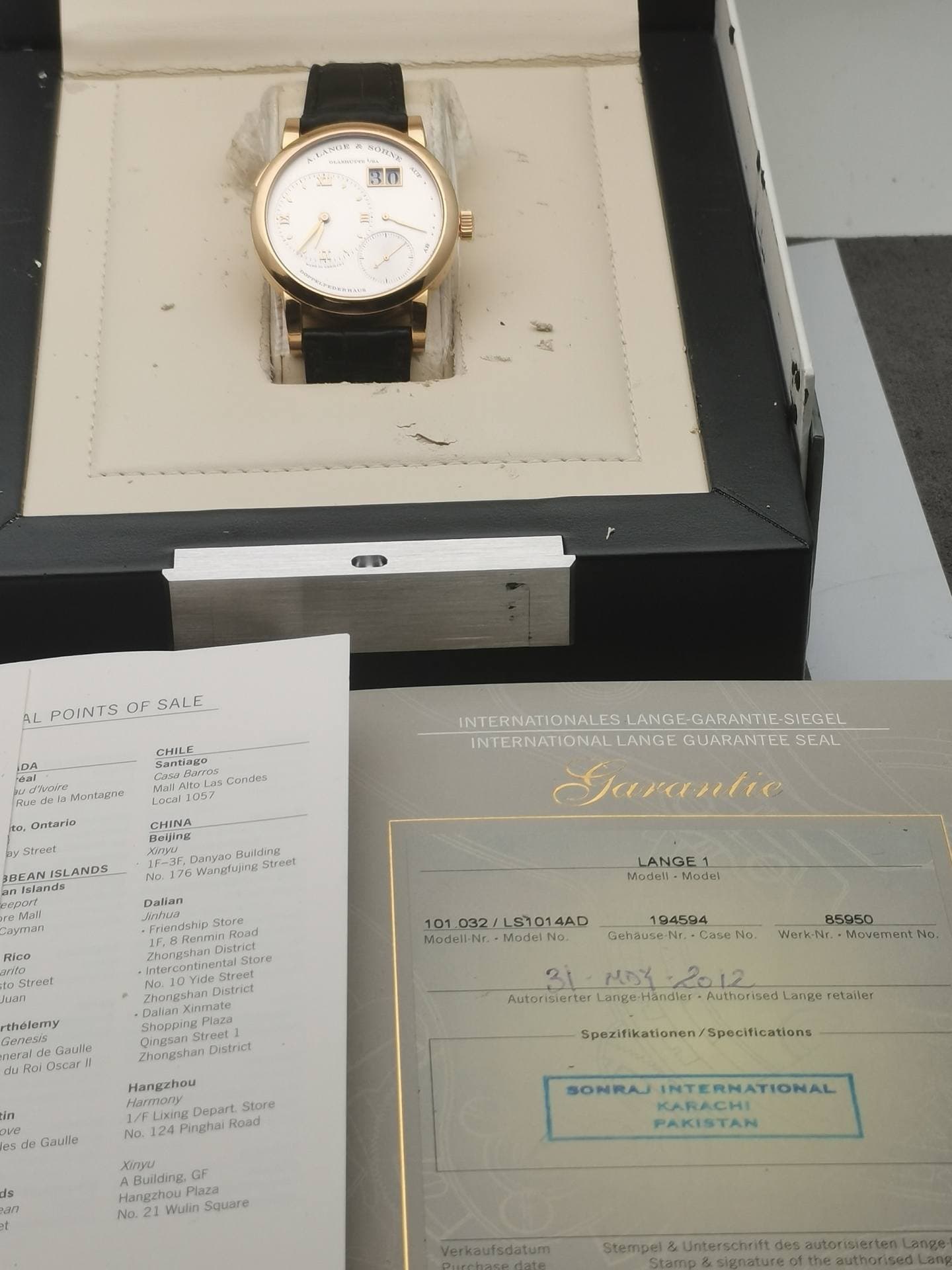 May be an image of digital watch and text that says 'bORN لطة فال 家 m - tiit AL POINTS OF SALE DA CHIL Santiago Montamne Cordes Ontario CHINA BEAN ISLANDS Islands…