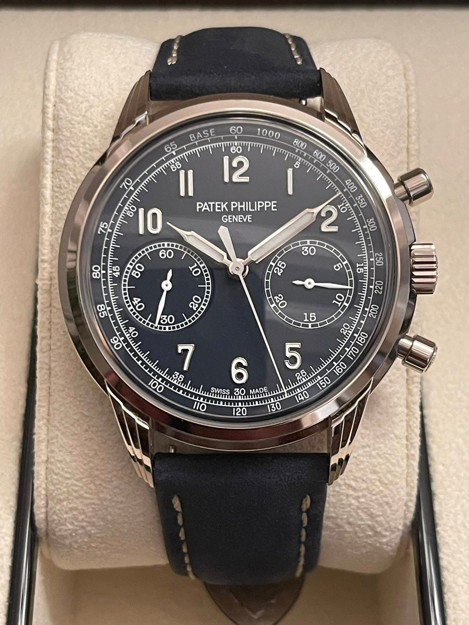 May be an image of wrist watch and text that says '1000 BASE 60 65 TTTTT 60 65 70 Il 12 B0 IO PATEK PHILIPPE 75 GENEVE LOm "10 O00 ον ග S 250 O اسلس m28 150 160 SWISS 30 MADE…