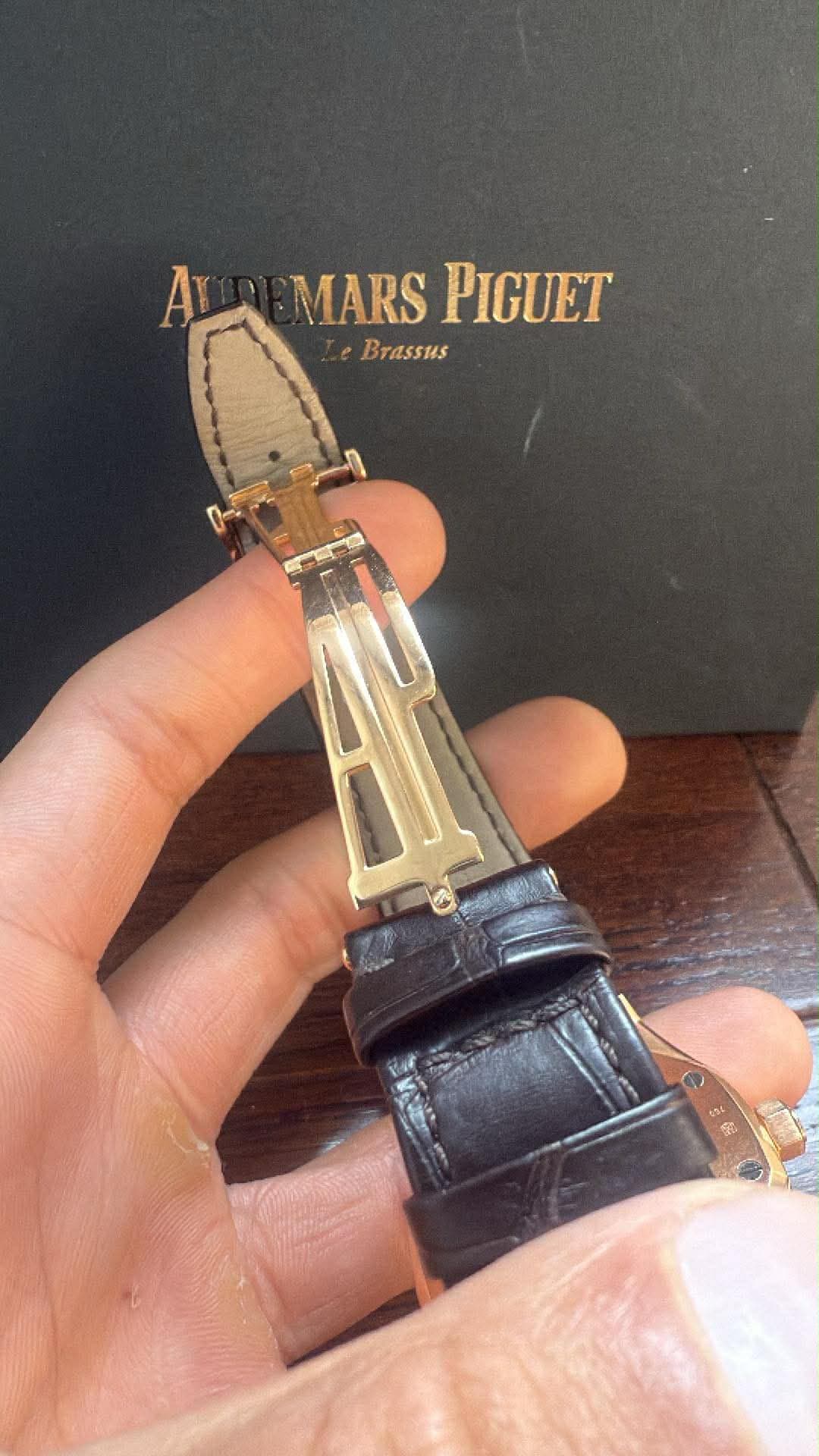 May be an image of wrist watch and text that says 'LREMARSPIGUET MARS PIGUET Brassus'