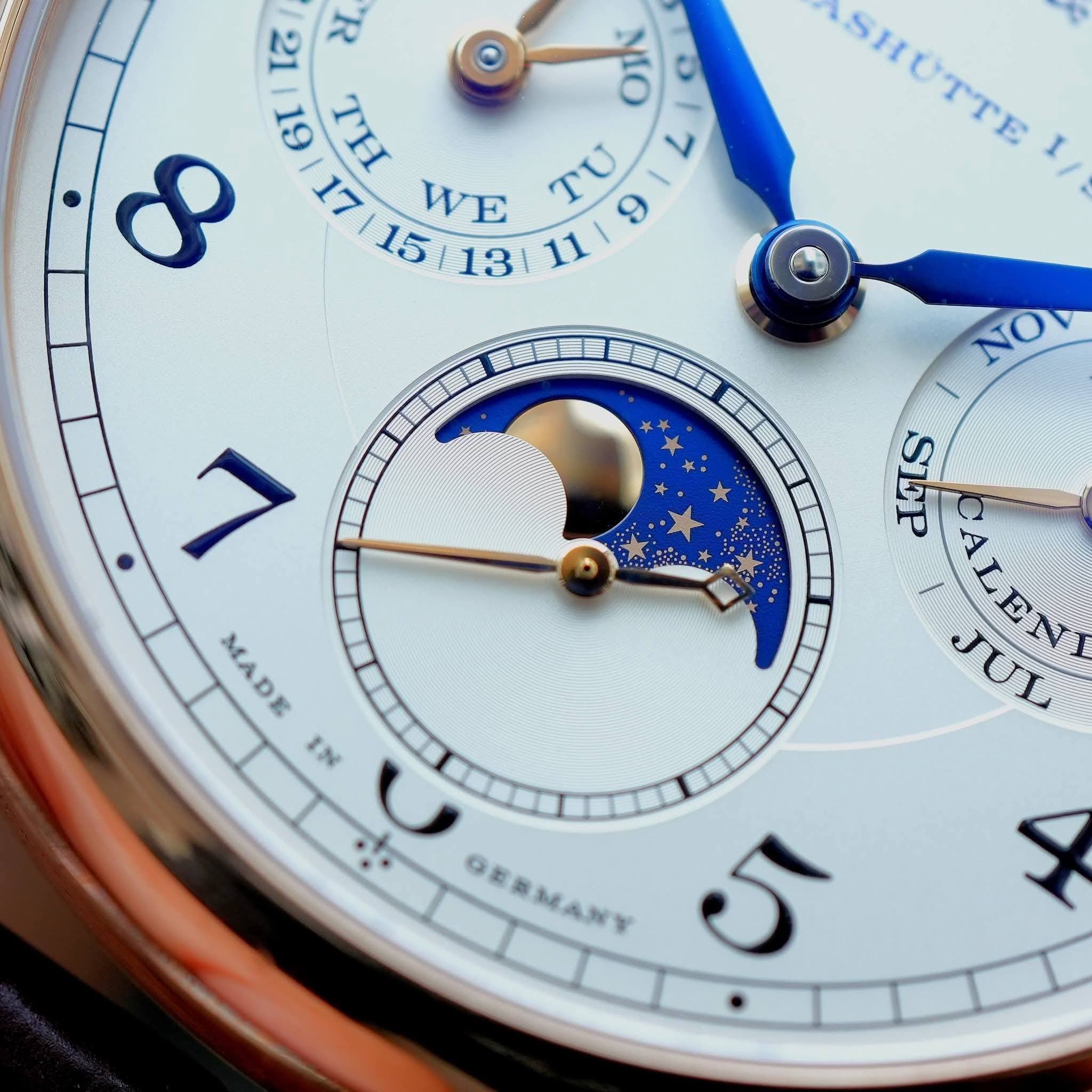 May be an image of wrist watch and text that says 'โร ম. OIN 61 HL 8 17/15/13 131 WE 11191 11 TU ISHUTTE ክትውም NOV . 7 MADE MADE IN 2 O GEBMANY Sas ALEN () JUL JUL ₹ 5'