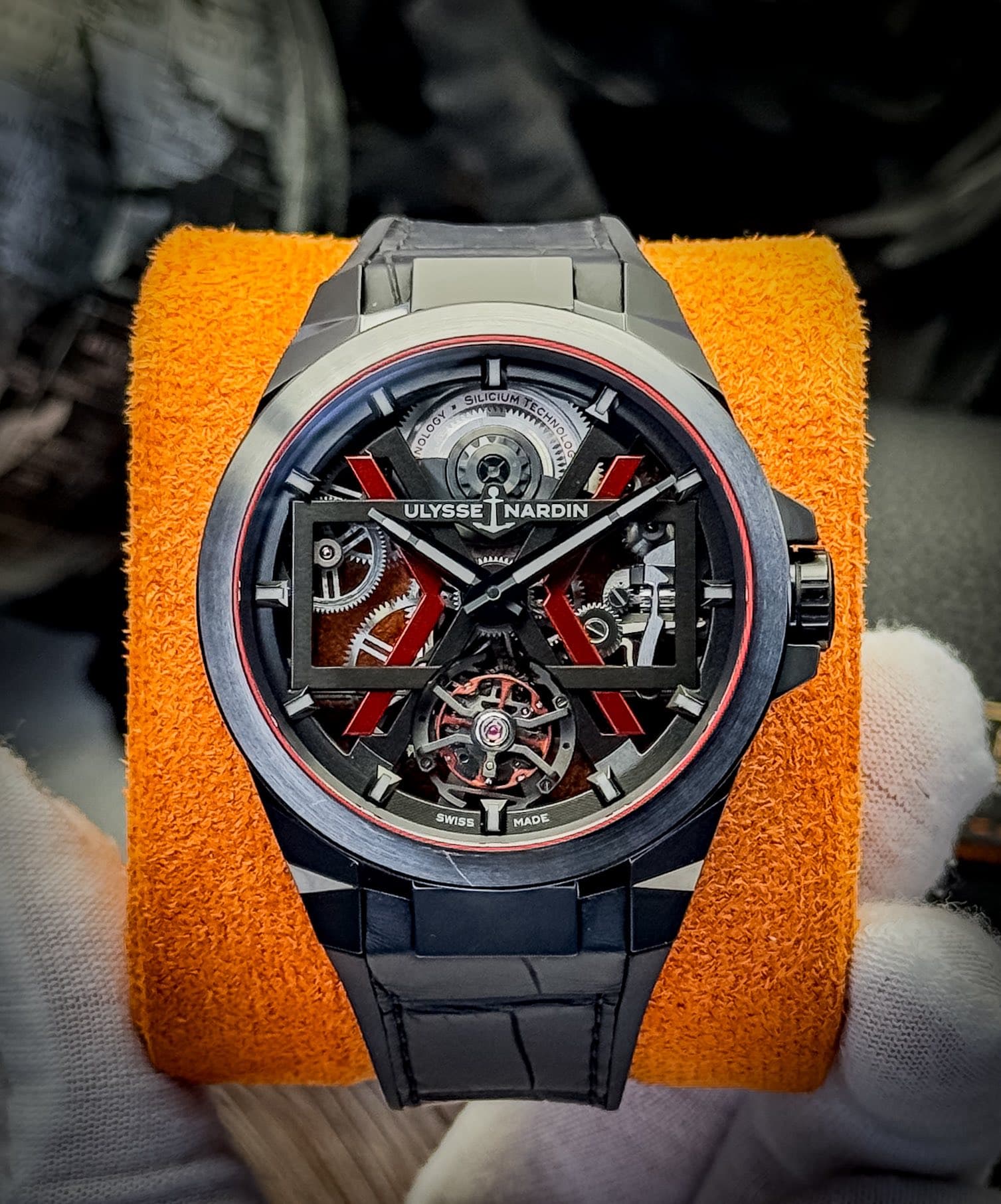 May be an image of wrist watch and text that says 'SILI OLOGY L ULYSSETNARDIN ULYSSE NARDIN ခ f N H TRWT SAMAL 7 پسین 川 L LP SWISS MADE'
