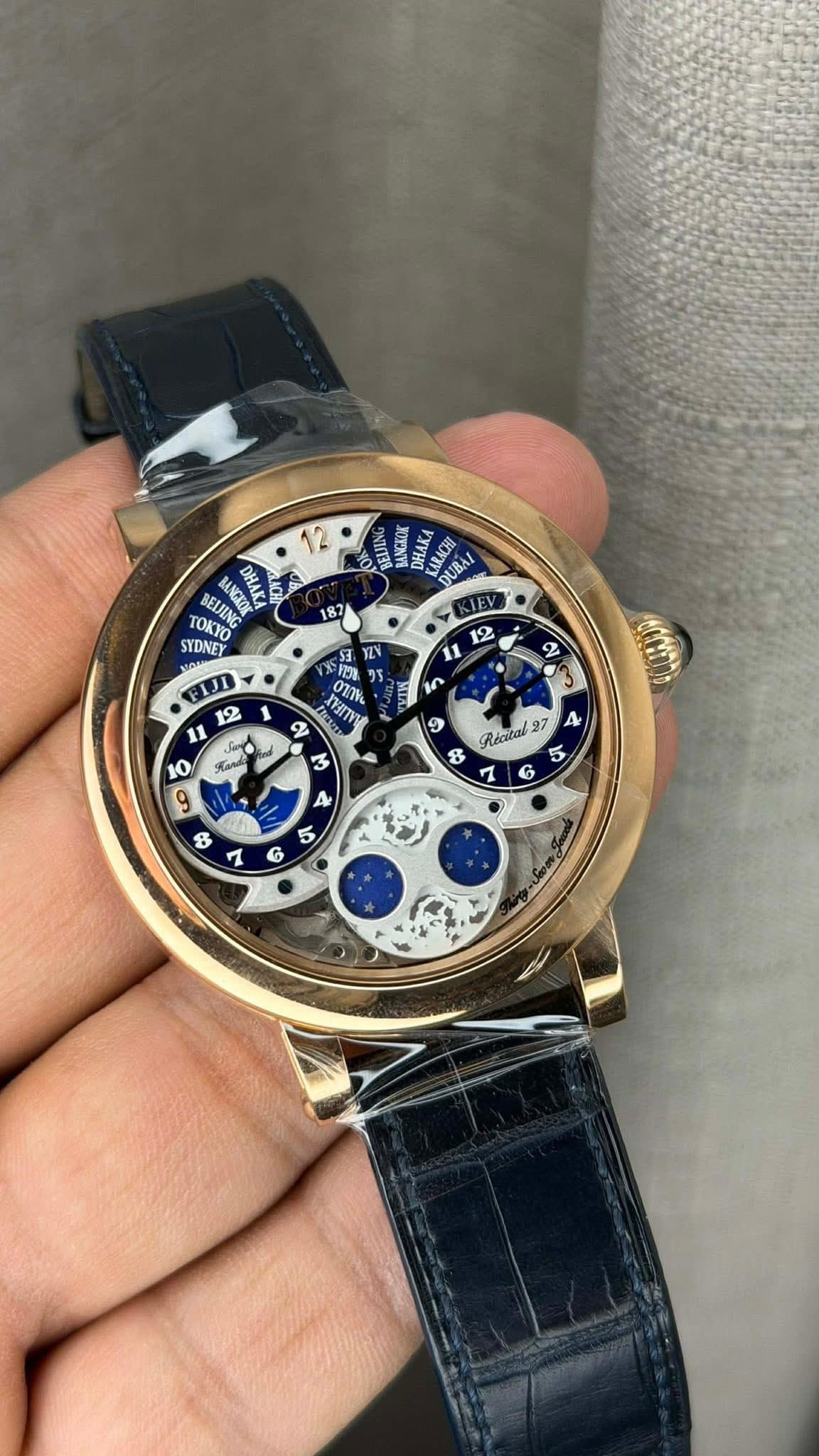 May be an image of wrist watch and text that says '12 BELJIN DHAK DHA KARICHI KIm DURAI DALCH SSUING H SANCKDE nAK DRA HARA TOKYO BELIN STDNEY মে B levn S3MY σπνι ወንበ M 1 12 11 in…