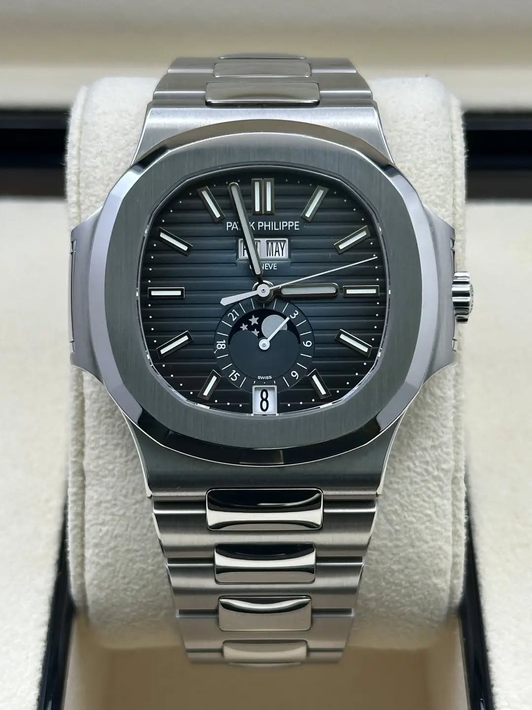 May be an image of wrist watch and text that says 'I PA. KPHILIPPE K PHILIPPE A MAY EVE EVE 21 س 86 ١ و 15 15 SWINS ٥ 6 / 9 8'