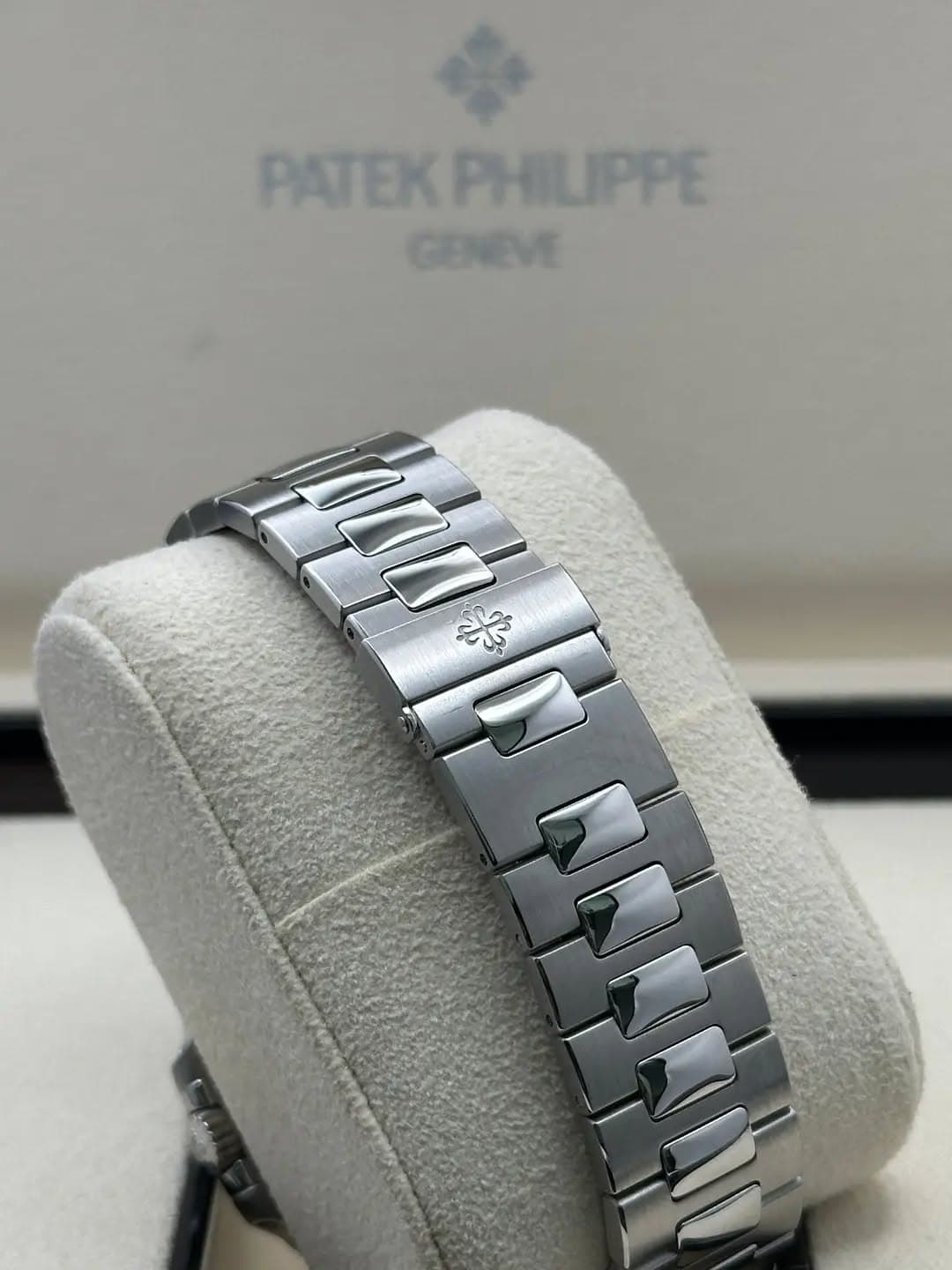 Patek Philippe Nautilus, photo 6
