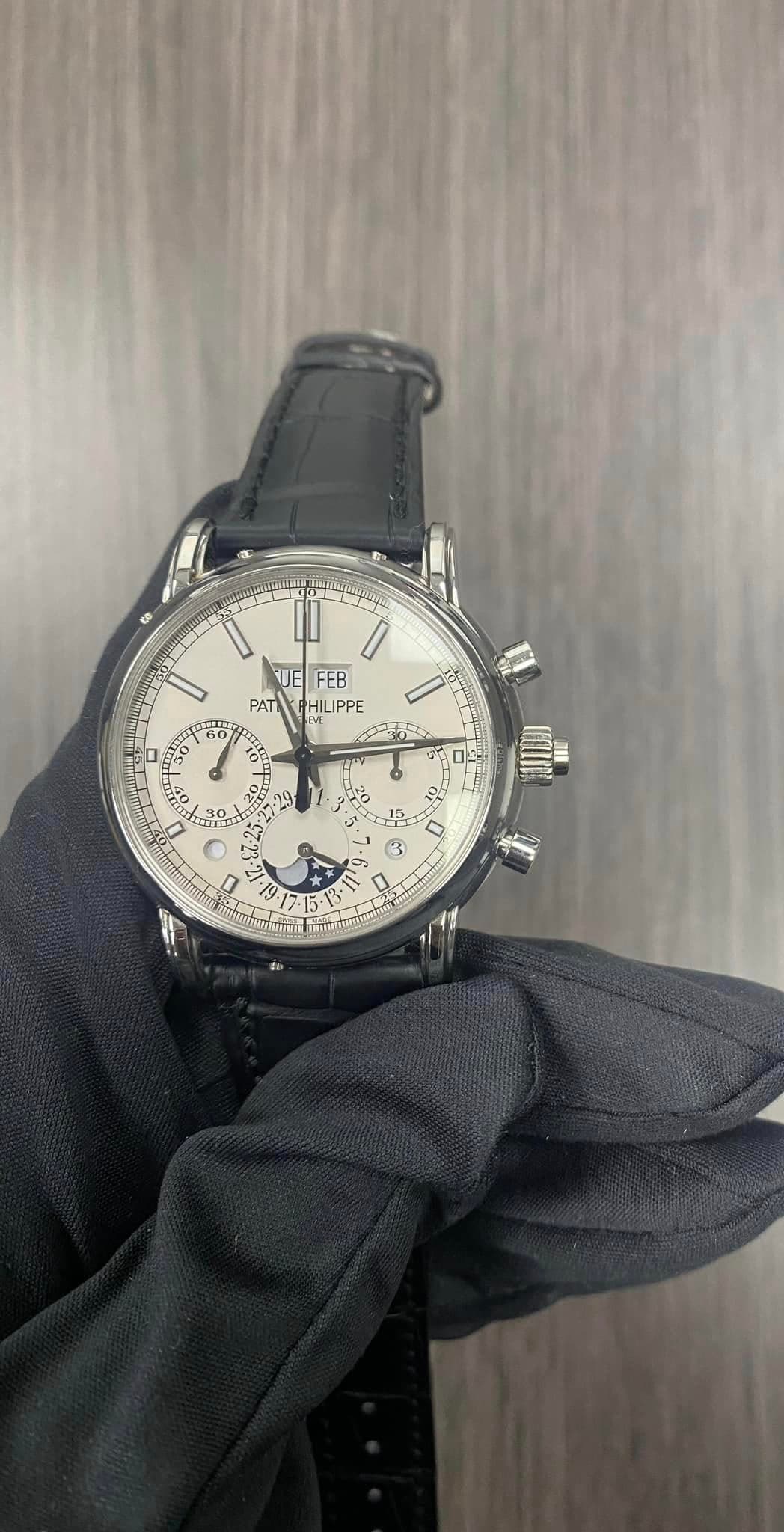 May be an image of wrist watch and text that says 'E FEB PAT HILIPPE 0 o 50 T 29 I 210 17 1은 6 ၃၀ ज 0 1011'