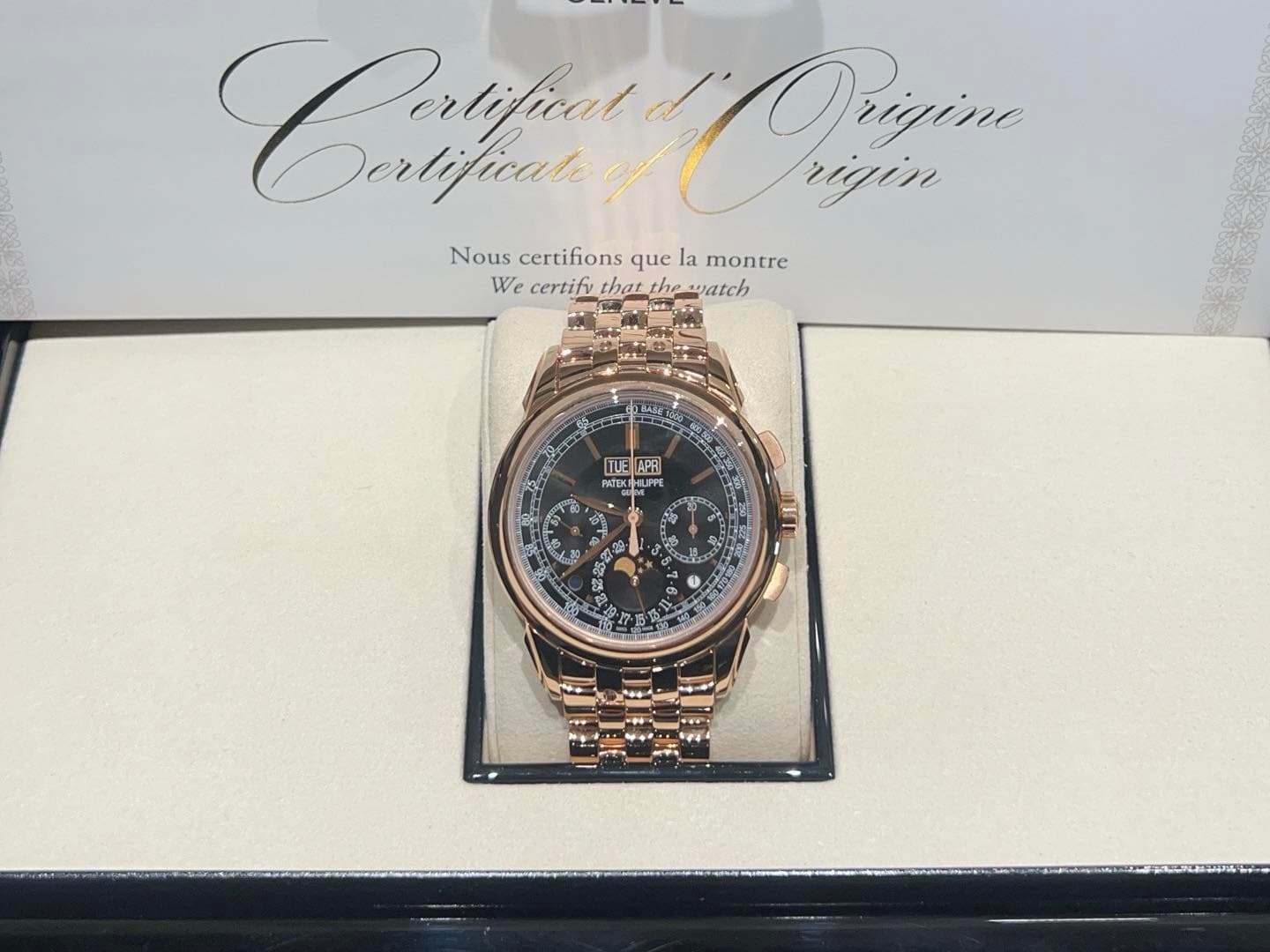 May be an image of wrist watch and text that says 'Prizim rigin Crfua lifical Dertificale Nous certifions que la montre We certifv that thewatch Wecertifthat.thewatch the TUEAPA…