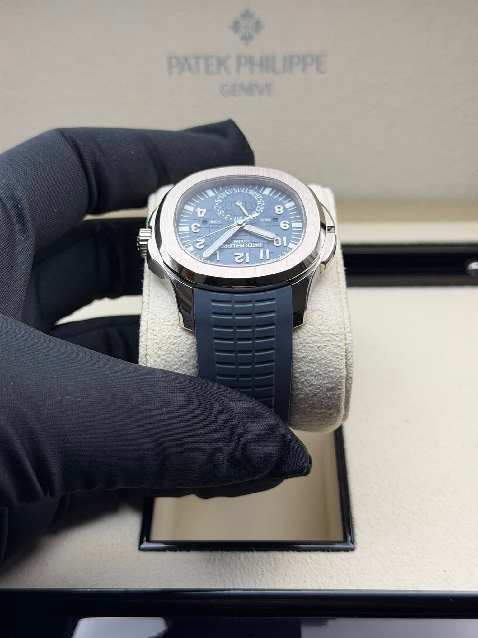 Patek Philippe Aquanaut Travel Time 40.8, photo 6