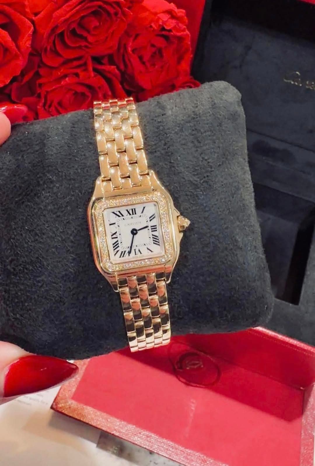 May be an image of wrist watch and text that says 'XI XIXII/ XIXII XII ATTIE N IILIX ن 11 IX 1// III I III'