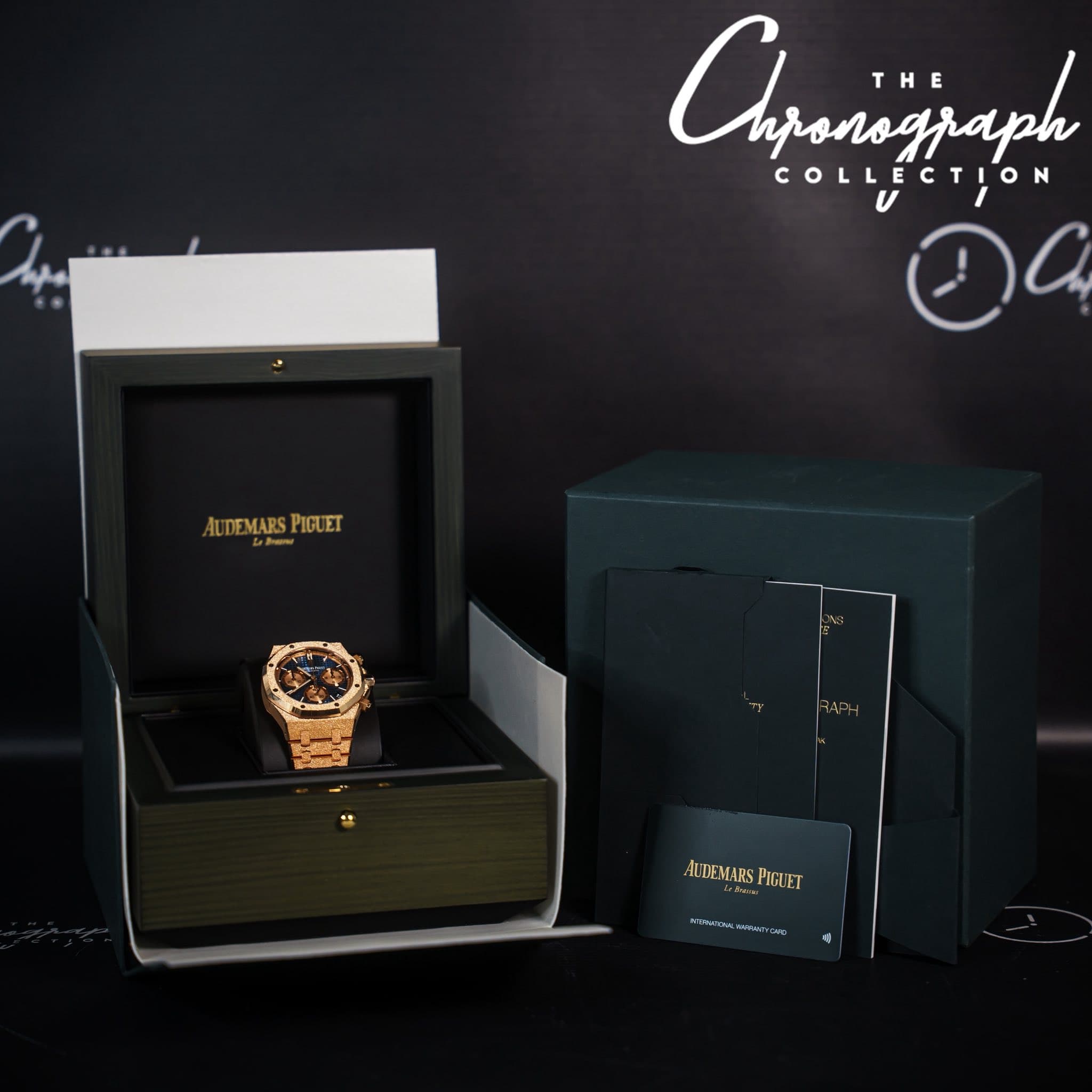 May be an image of wrist watch and text that says 'Cljanajaph THE COLLECTION AUDEMARSPIGUET PIGUET DEMARS h AUDEMA AUDEMARSPIGUET EMARS PIGUET ATSN.SREATrCNm'