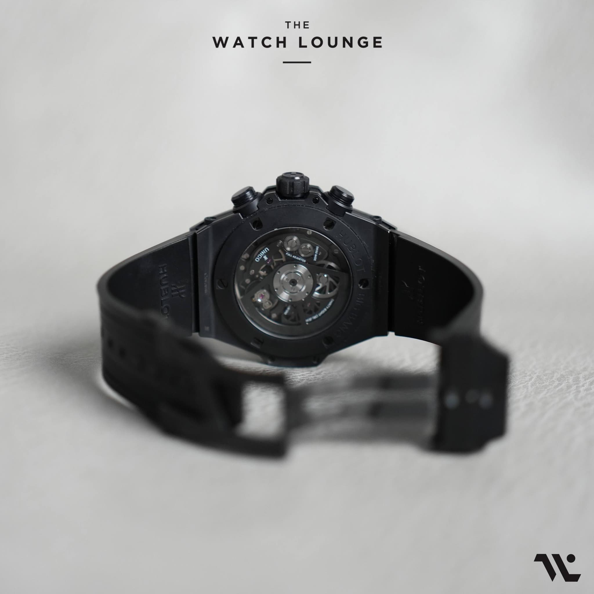 May be an image of digital watch and text that says 'THE WATCHLOUNGE WATCH LOUNGE 1'