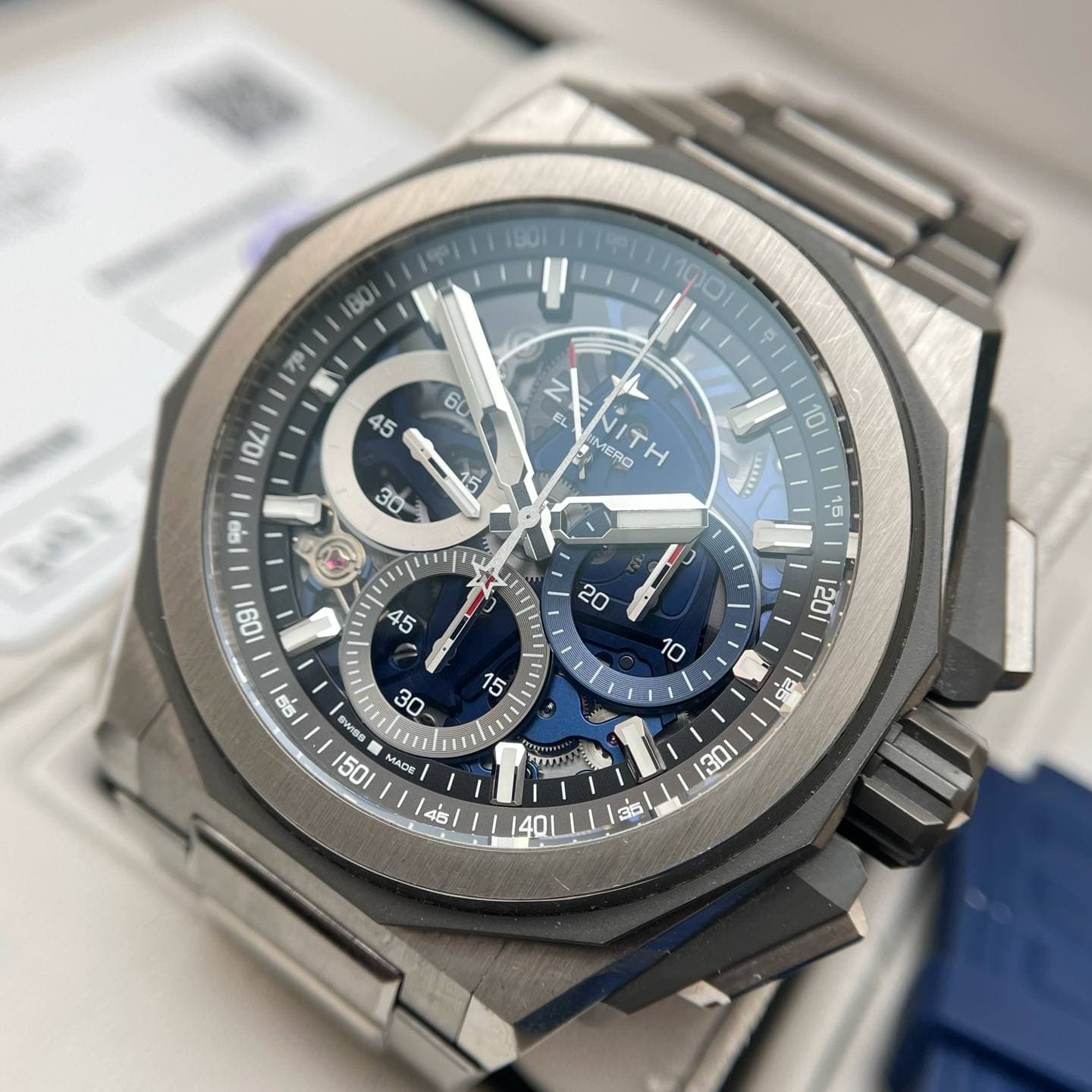May be an image of wrist watch and text that says '180I PI τι ZNITH NITH MERO EL EL ለ5 30 10 PAMAAA هه C 15 N น 590 LACS af - 목 35 L'