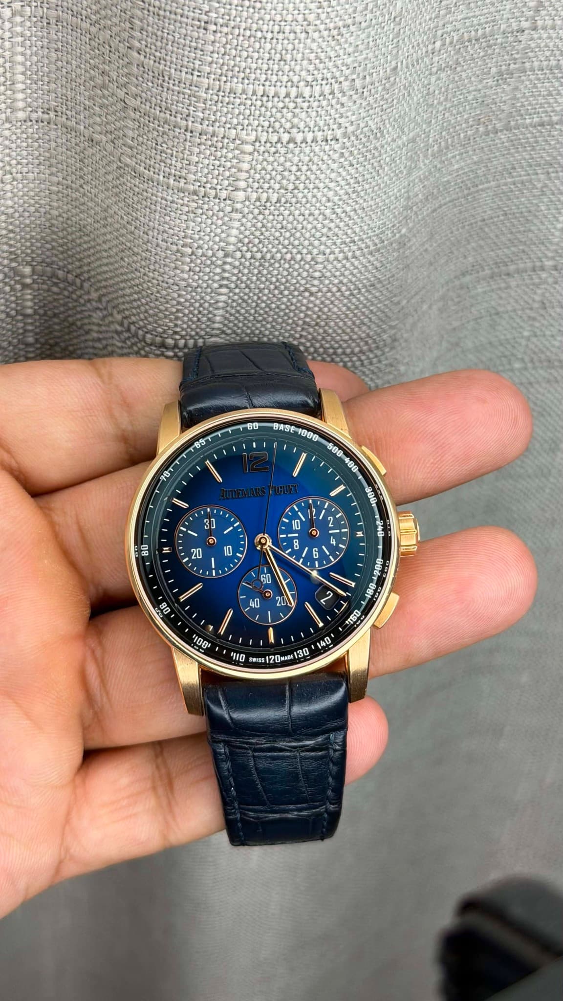 May be an image of wrist watch and text that says 'BS B0 BASE 3OB D0 30 O 20 0 ا ل L L ' ) I 4 1 T B B - I 최대머 80 5 ים41 20kM 130 110'
