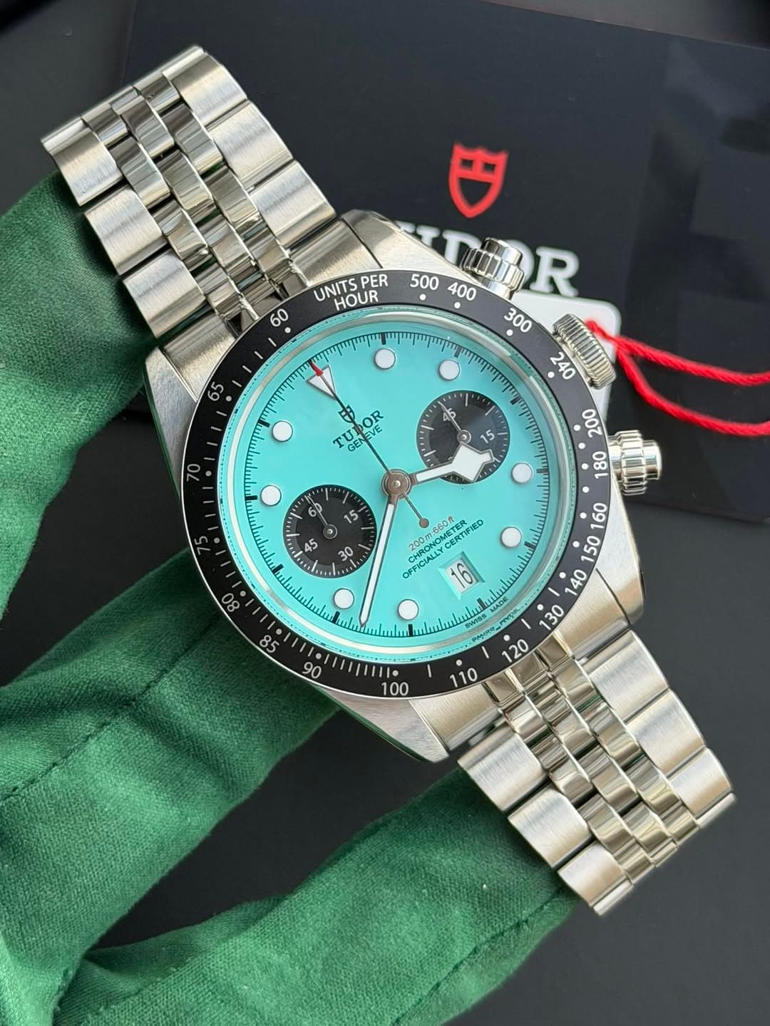 May be an image of wrist watch and text that says 'UNITS PER HOUR AR F3 EVE POR OR EVE &GEA a 5 nn ገጣ τηф ማጣ p " 후 R lwtmtalu 85 660R OFFICIALL FFICIALLY CHRON CHRONG 200m860税 360a…