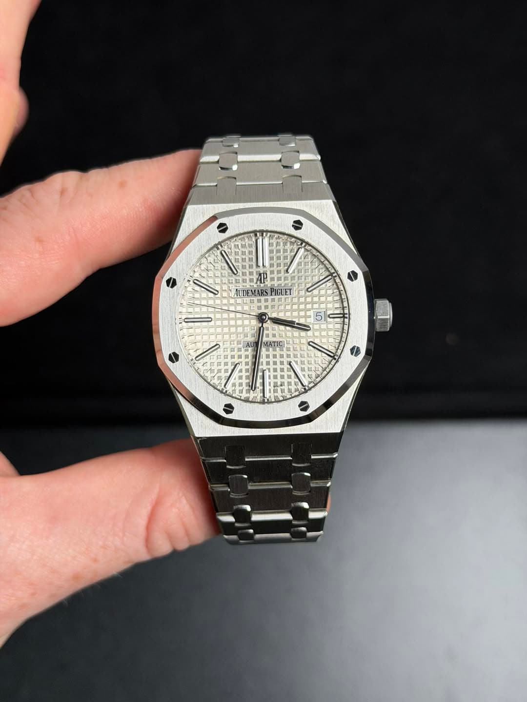 May be an image of wrist watch and text that says 'S 正 ALTEMARSPIGLET'