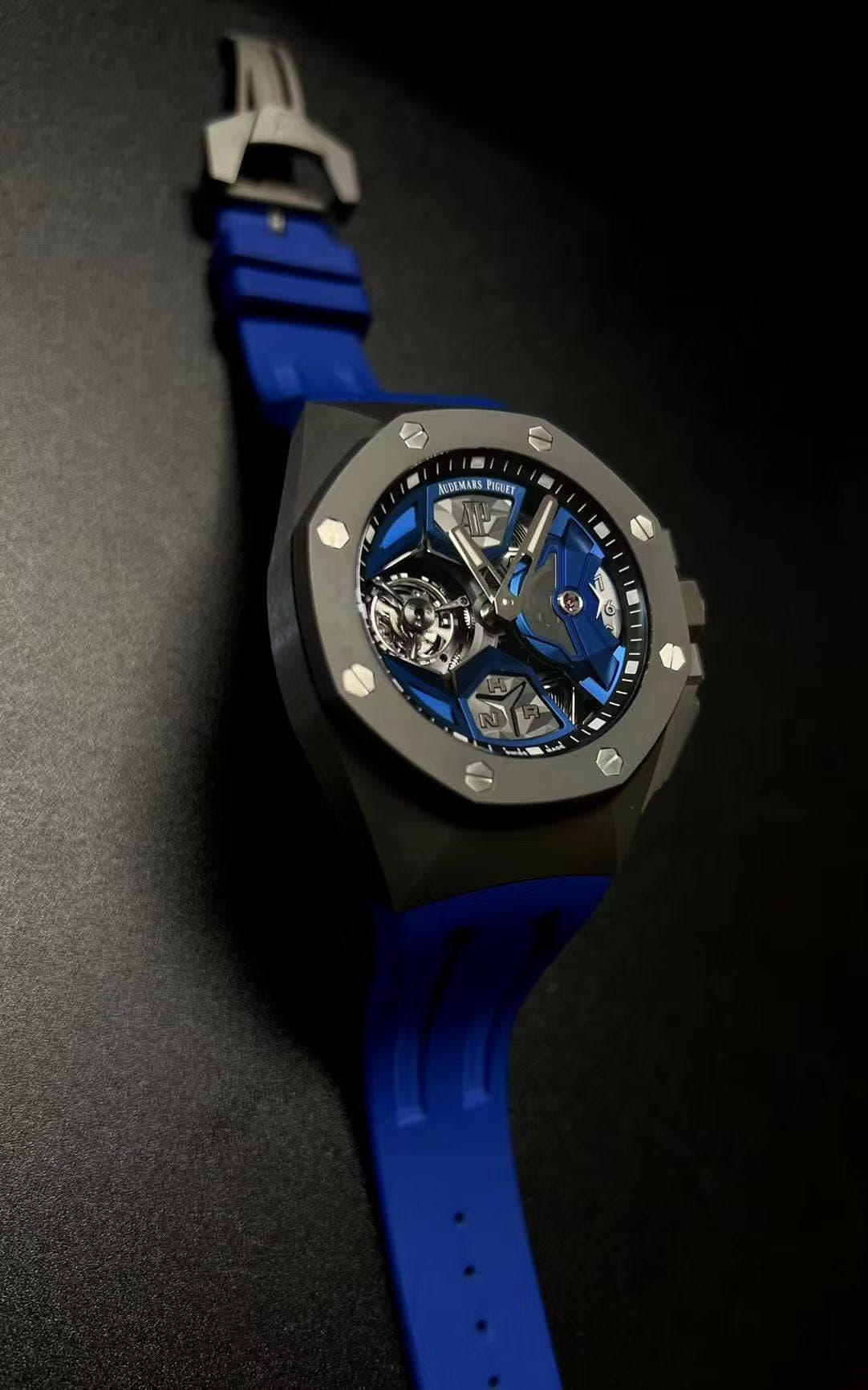 May be an image of digital watch and text that says 'NEREMARS PURBET 糖 だも'