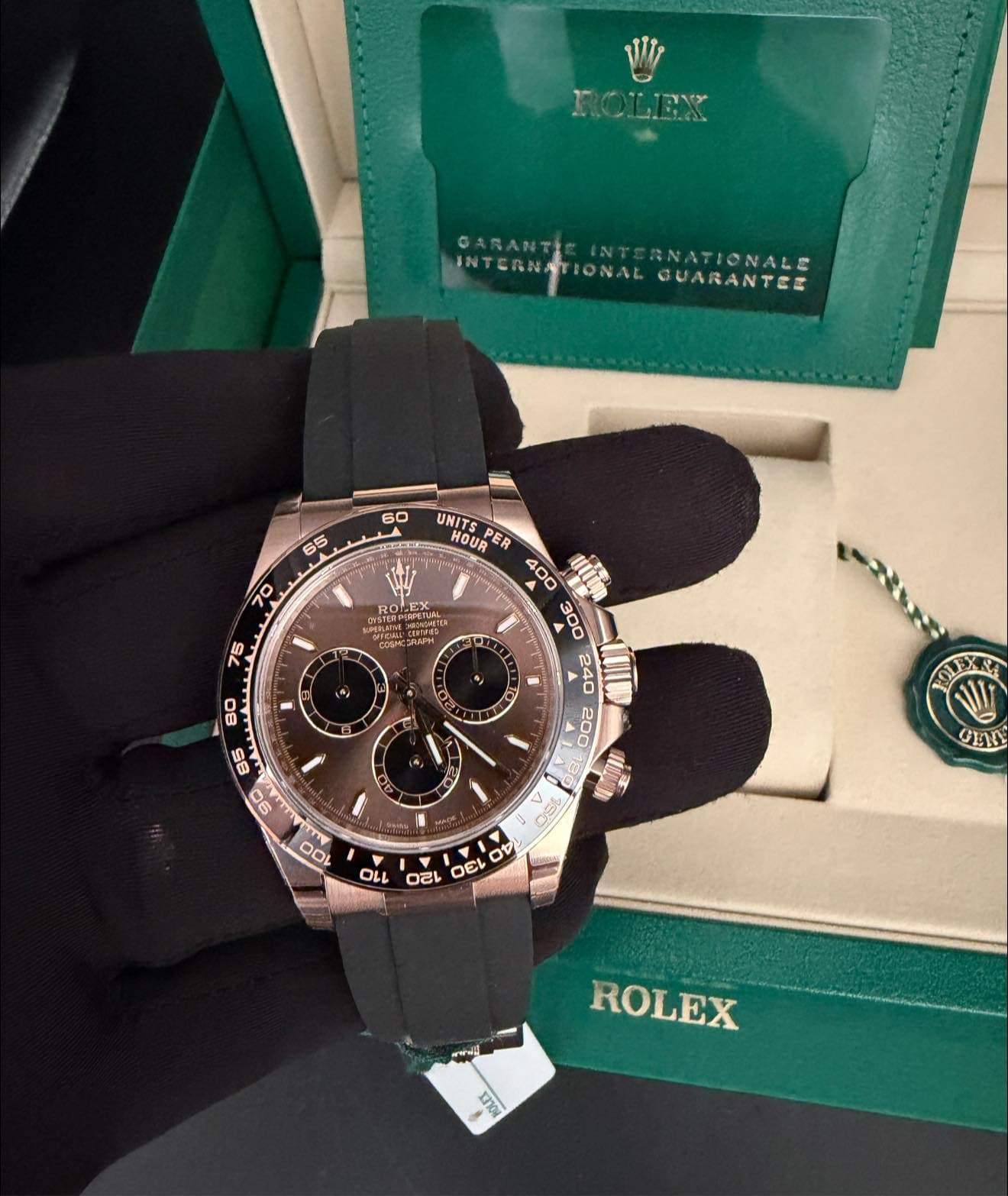 May be an image of wrist watch and text that says 'ROLEX NATIONALE GUARANTER 60 65 70 CSTERP R EPETLFTON PETLRL KAES 75 UNITS HOUR PER 野産 no OOI OL ه NO GEN OLL هام E ป DENL οα…