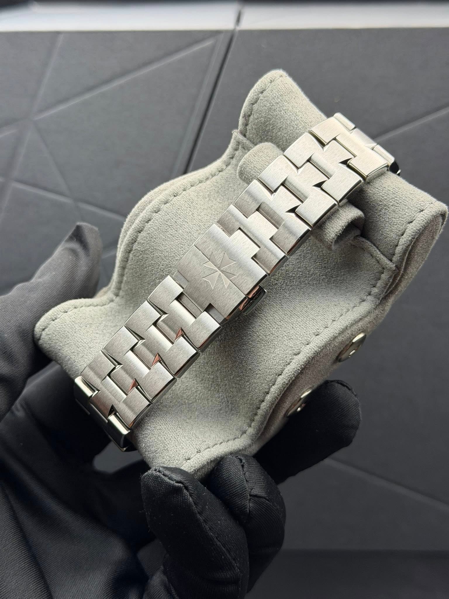 May be an image of digital watch