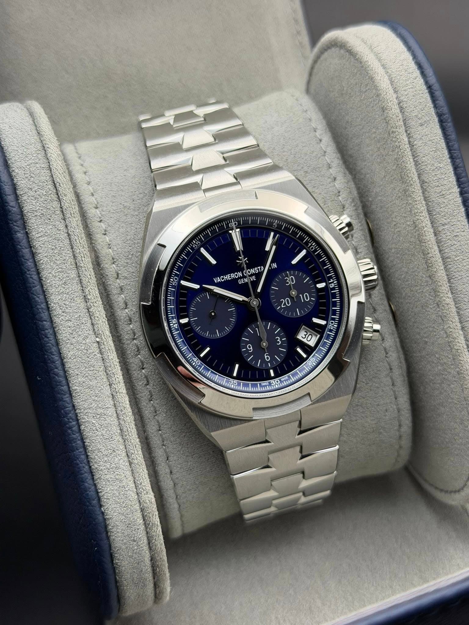 May be an image of wrist watch and text that says 'II IN VACHERON GEN NV ONSTA 0 E 1o 6 I 1'