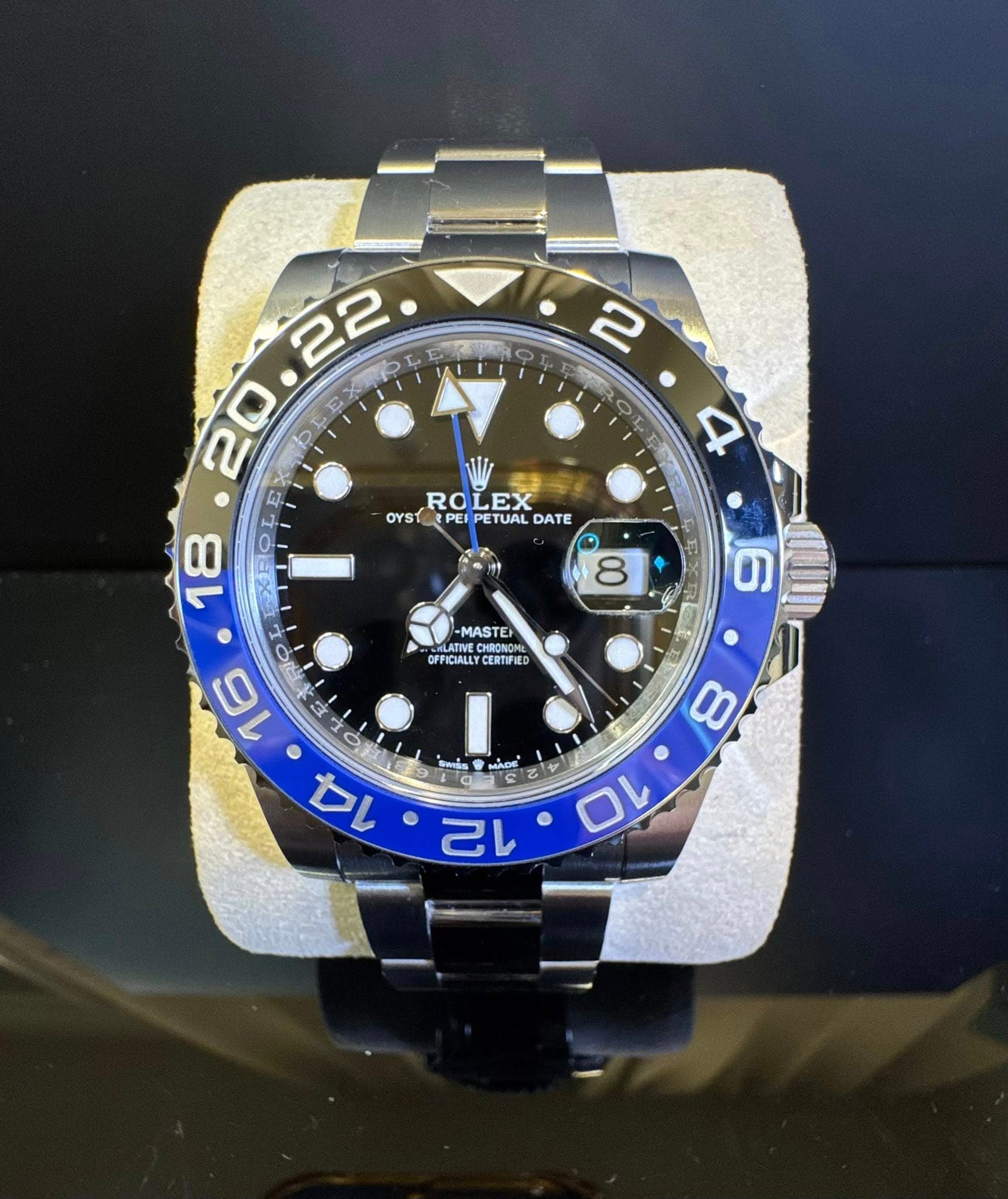 May be an image of wrist watch and text that says '2 22 20 b O ROLEX RO LEX OYS PEI ETUAL DATE ব 18 け 8 후 S -MASTE CHRONOML CKRONONL CERTIFIED FFICIALLY LATIVE FFICIALLY 6 နန်ဝိ 16…