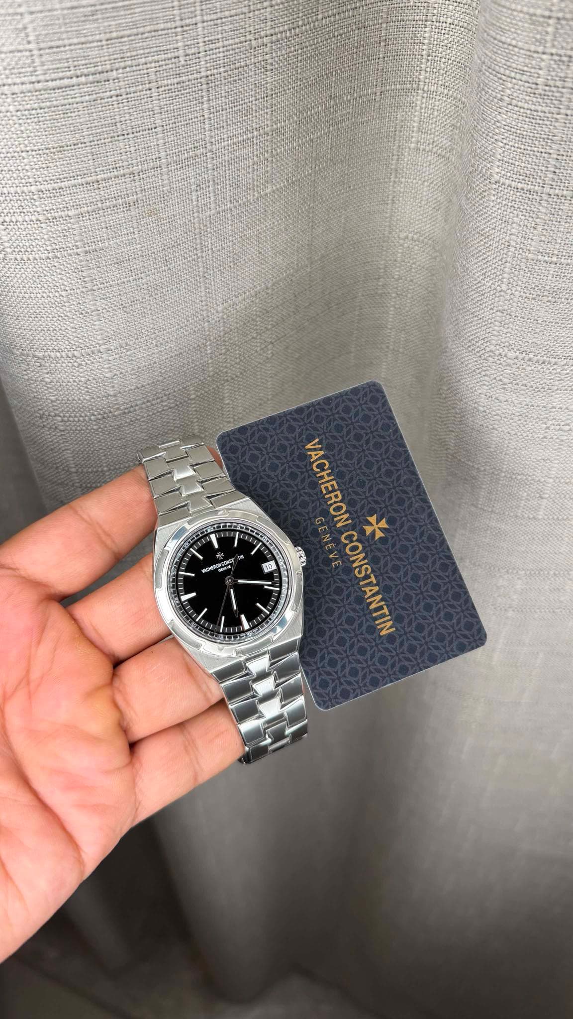May be an image of digital watch and text that says '" 1 တ AE ACHERONC VACHERON CONSTANTIN * រ が性き GENEVE'