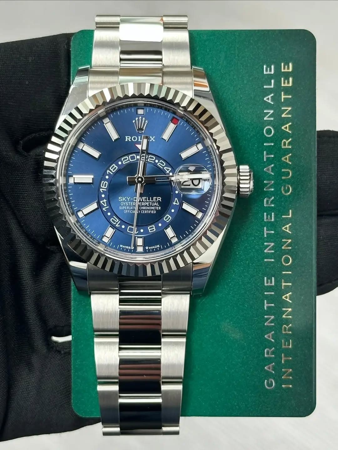 May be an image of wrist watch and text that says '11ip ROLAX X , 18 14 SKY-C VELLER OYSTER SKY-DWELLER DERDETUAL ERPETUAL RPETOAL YSTERPE SUPERI SUPERL SUPERLAZT PERLASTICHROND…