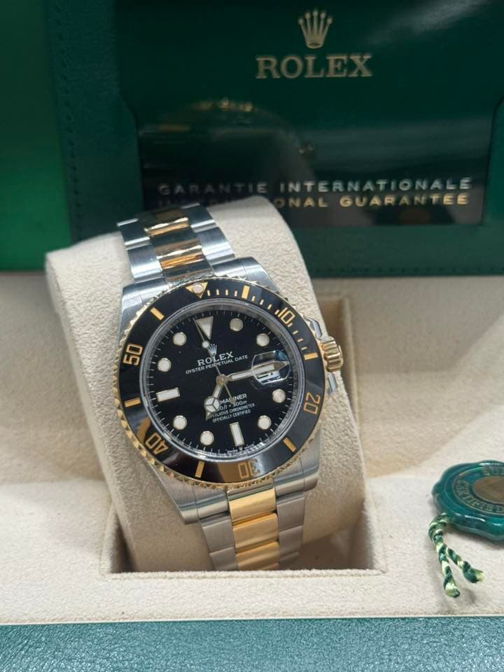 May be an image of wrist watch and text that says 'NTEANATIONALE NTERNATI NALE ALGUARA NTERNATIONTEE AL GUAR TEE 10 50 ROL ROLEX I E ขปิด NER 20 40 30'
