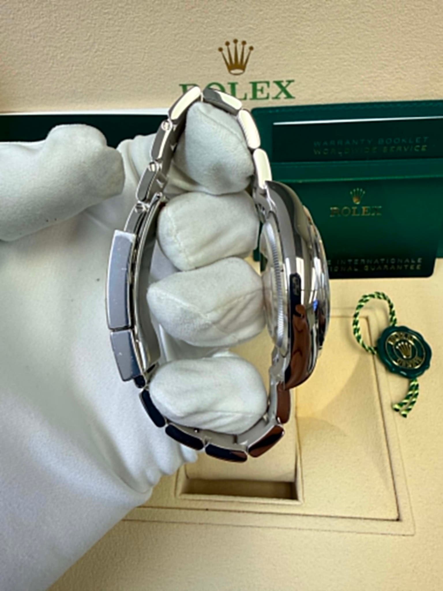 May be an image of wrist watch and text that says 'W ASLEX LEX'