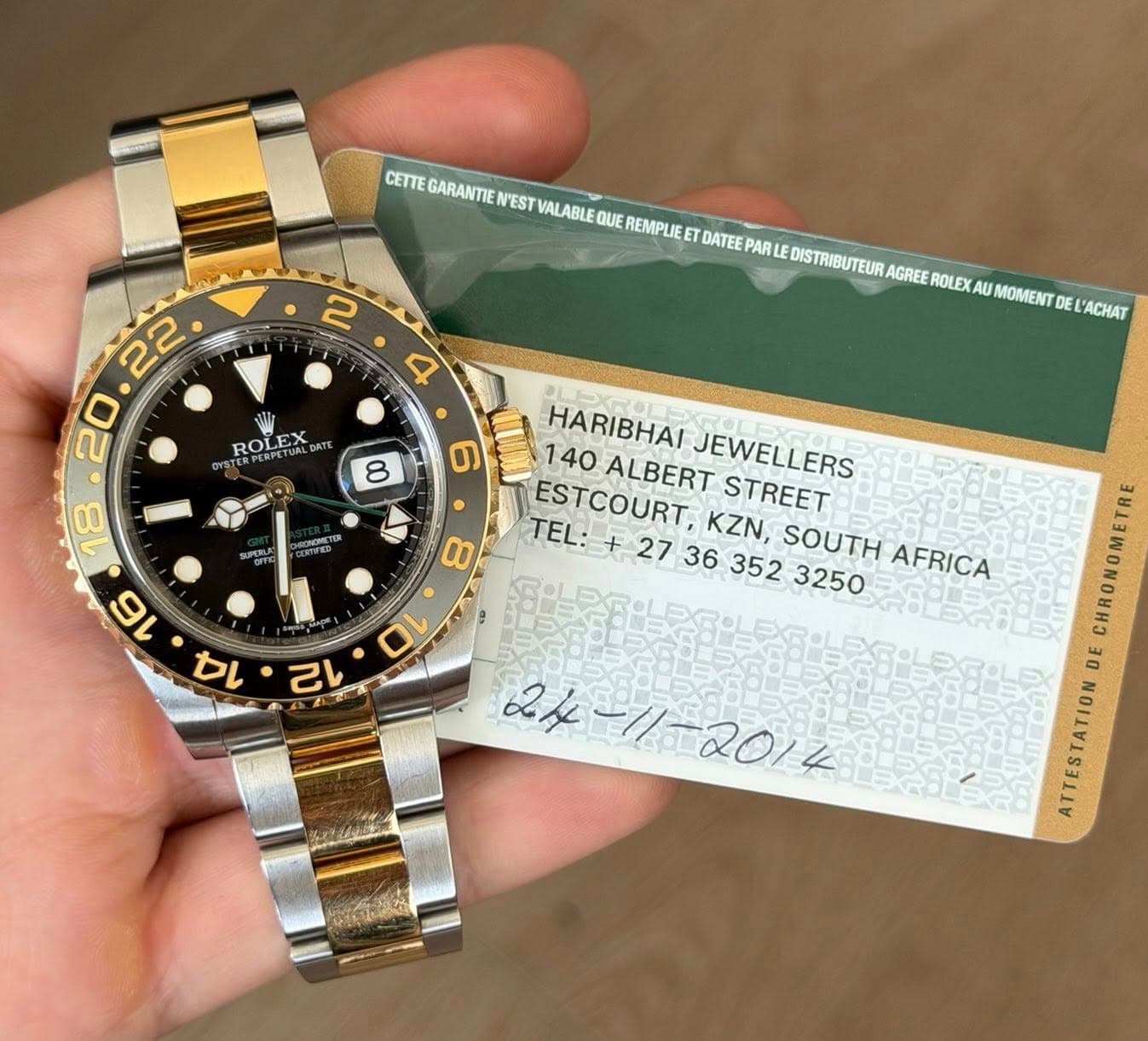 May be an image of wrist watch and text that says '2 CETTE GARANTIE N'EST VALABLE QUE REMPLIE ET DATEE PARLE DIS DISTRIBUTEUR AGREE ROLEX ย MOMENT DEL'ACHAT DE 4 ROLEA DATE ROL…