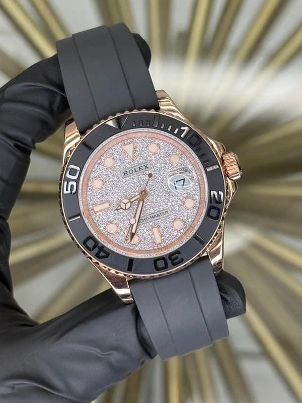 May be an image of wrist watch and text that says 'ROLEX ROLEX 50 AaTaNA 17 M CHT- -MASTER 칼은'
