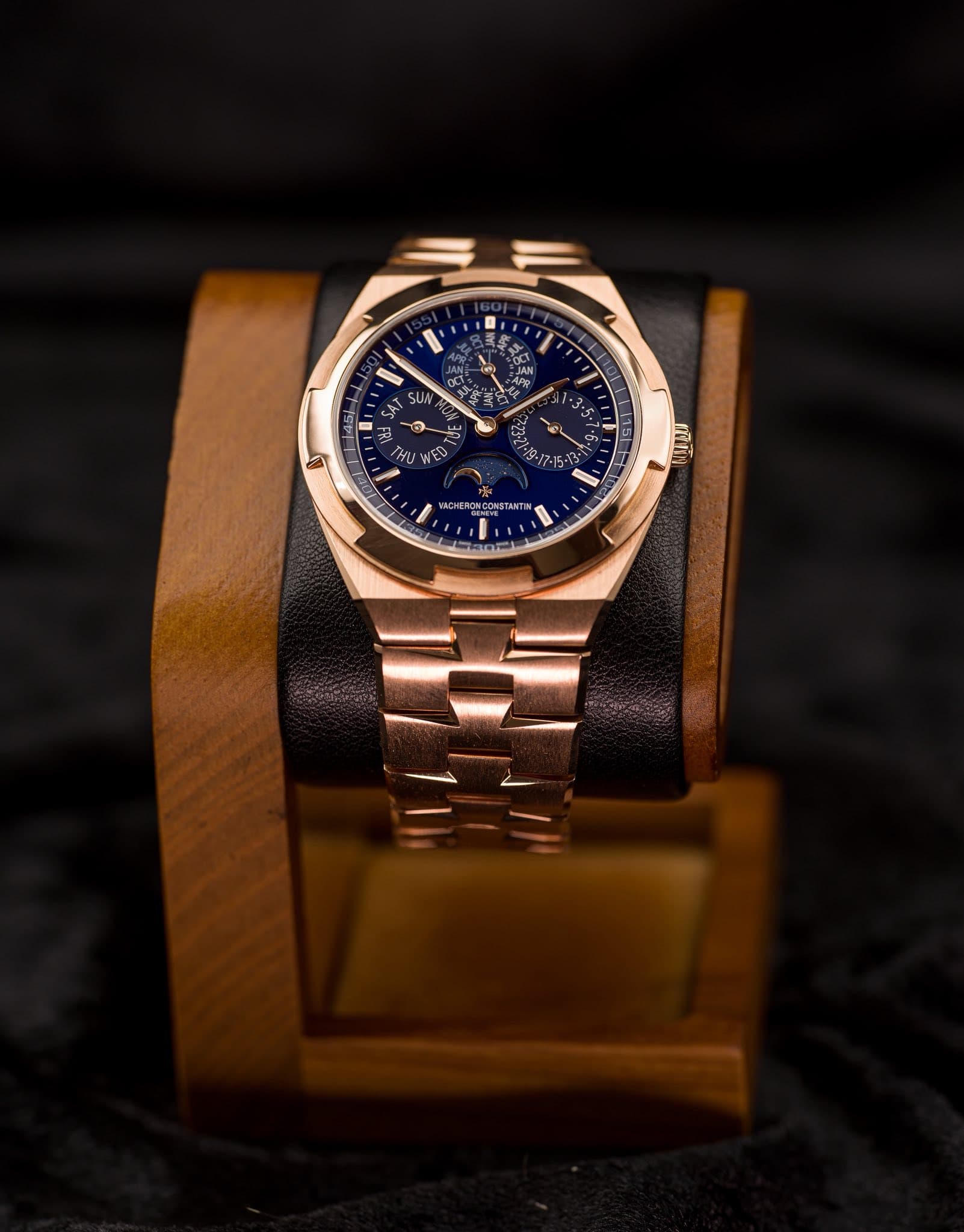May be an image of wrist watch and text that says '" I 日 5 Z S 아 ن JAN C Ap ናር 05 ፖግ ዳክ 준 SUM SP 3 -3 E ነህ U WED ጣ I'