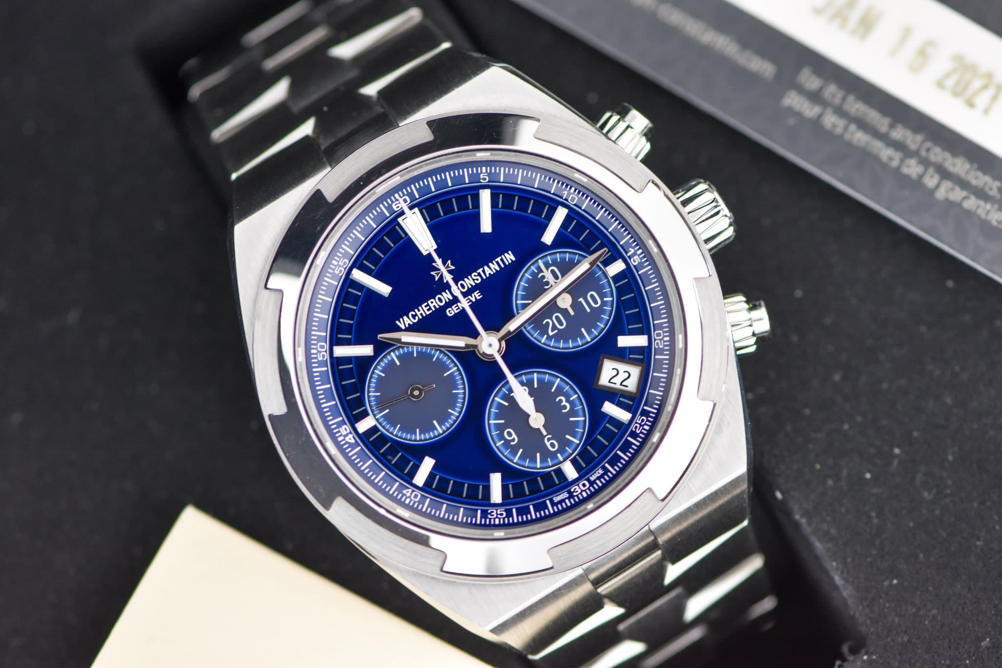 May be an image of wrist watch and text that says 'D0NP es 60 لم 15 202 สกร์ conditions ONSTANTIN VACHERON GENEVE GEN VE ' 3 22 9 6 ូត 30'