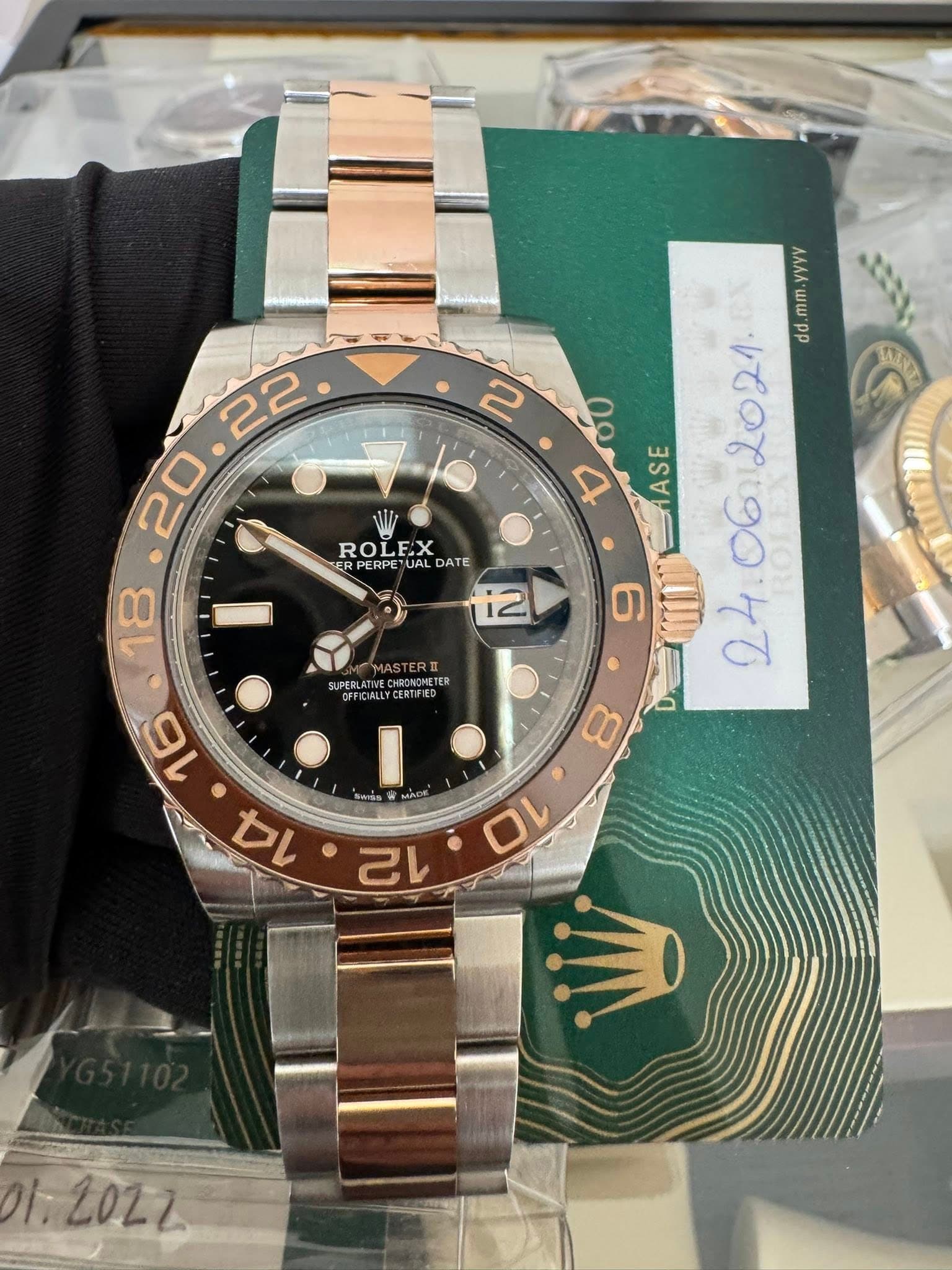 May be an image of wrist watch and text that says '22 2 20 مه ROLEX ERP SERP ERPE UAL DATE እሌሌለ BY mm 4 MASE بع dd 6 8 10 UTO SUPERLA 12 Ot. 2022'