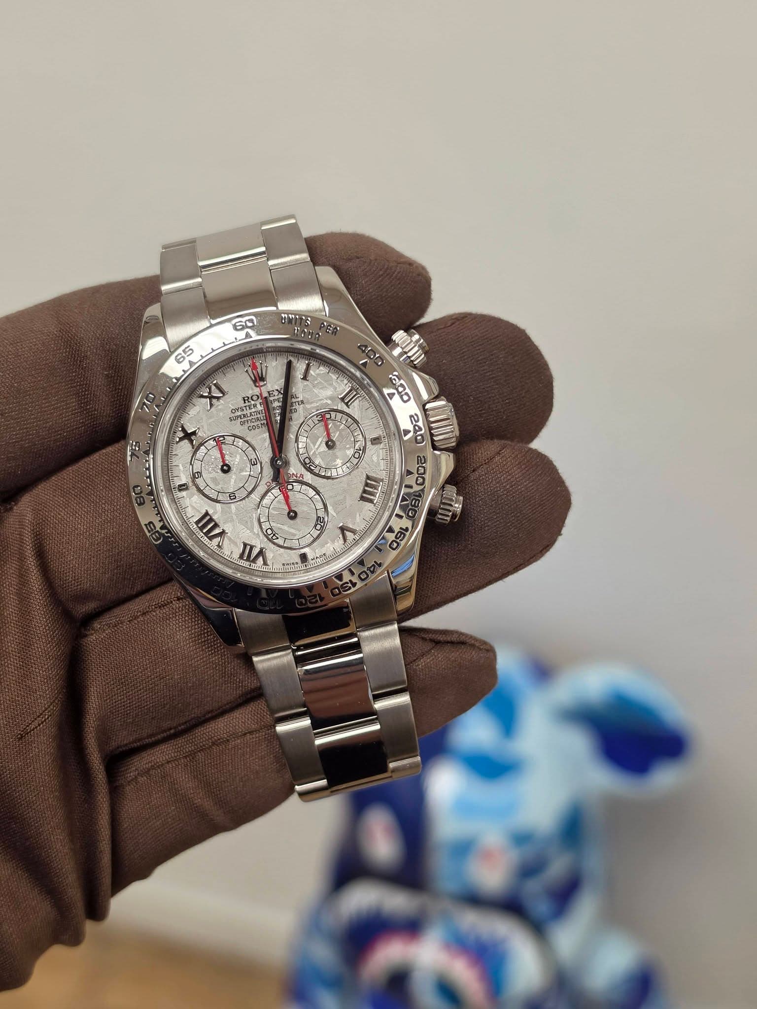 May be an image of wrist watch and text that says '60 פהי S5 အ်ဝ FA 240 0O IIT 150 O yW yα'