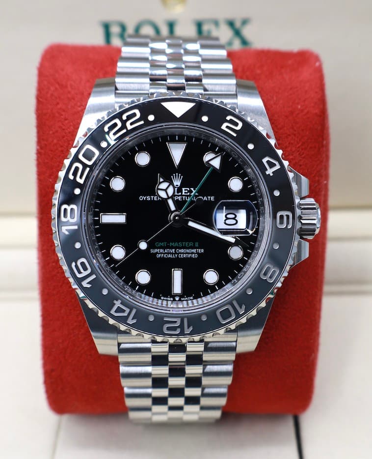 May be an image of wrist watch and text that says 'RALEX OYSTE 4 LEY PETU ETUALDATE OATE CATE 8 18 6 SUPERLATINECHROOMETER SUPER SUPERLATIVE CHRONOMETER OFFIÇIALLY CERTIFIED MADE…