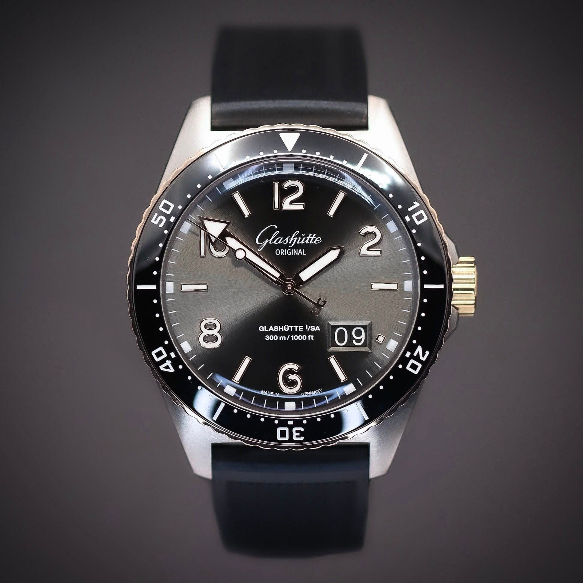 May be an image of wrist watch and text that says '50 12 I 10 Glashitte ORIG ORIGINAL NAL INAL 2 GLASHÜTTE /SA 300 1000t / MADEA E G ก 20 30'