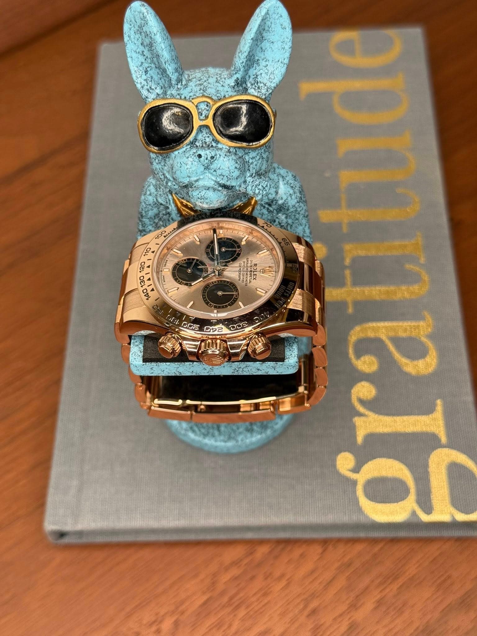 May be an image of wrist watch and text that says ' ۱ 嗎 O ീമ и 2 II GGE 59라 OCE مه'
