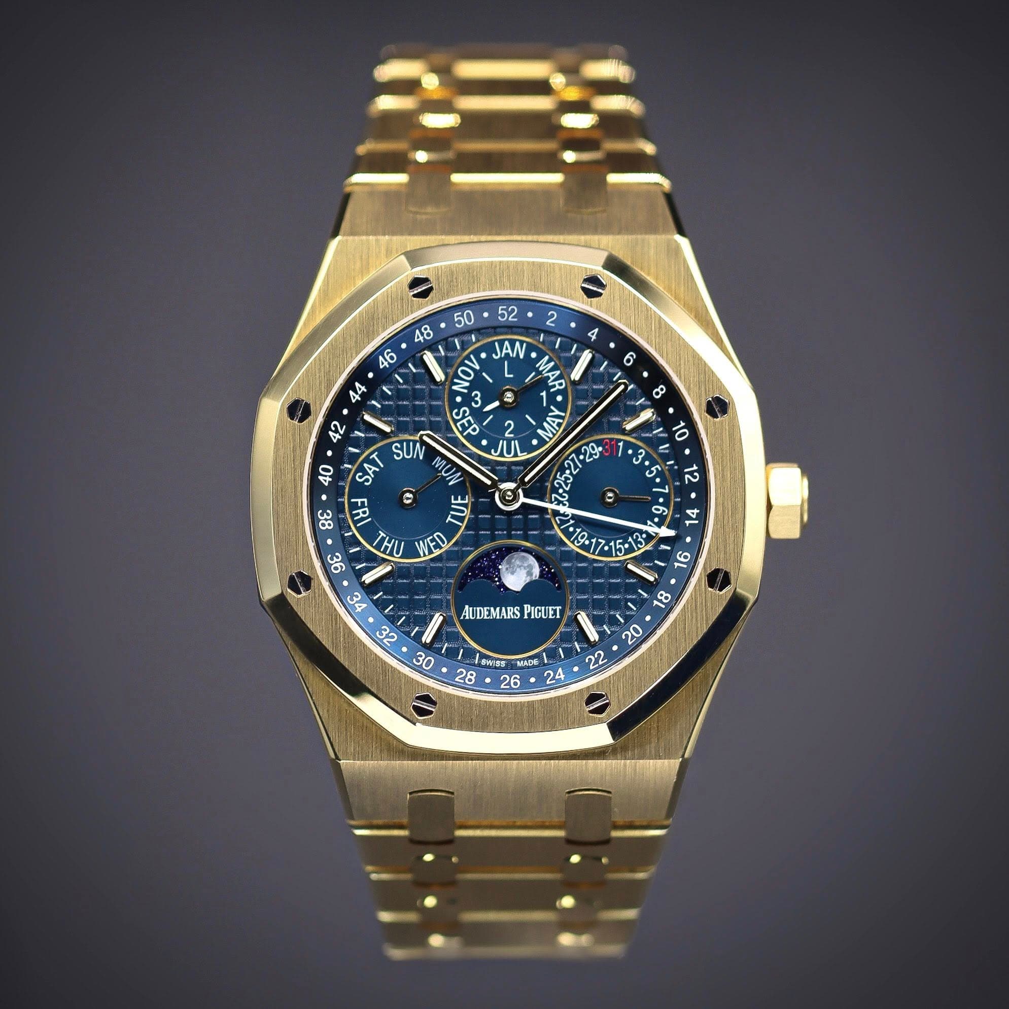 May be an image of wrist watch and text that says ' OV JA JAN MAR M 6 ፋ 8 42 SEP A JUL MA 10 खू Ob 4 Л MU 12 3ቢባ ကြဲ 38 ف 36 14 ካ 19.17 17: F AUDEMARS PIGUET 32 30 30 9L 8L '