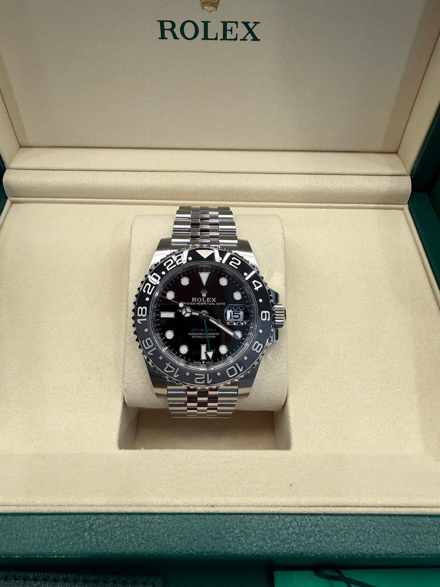 May be an image of wrist watch and text that says 'ROLEX MM F 8 2 10'