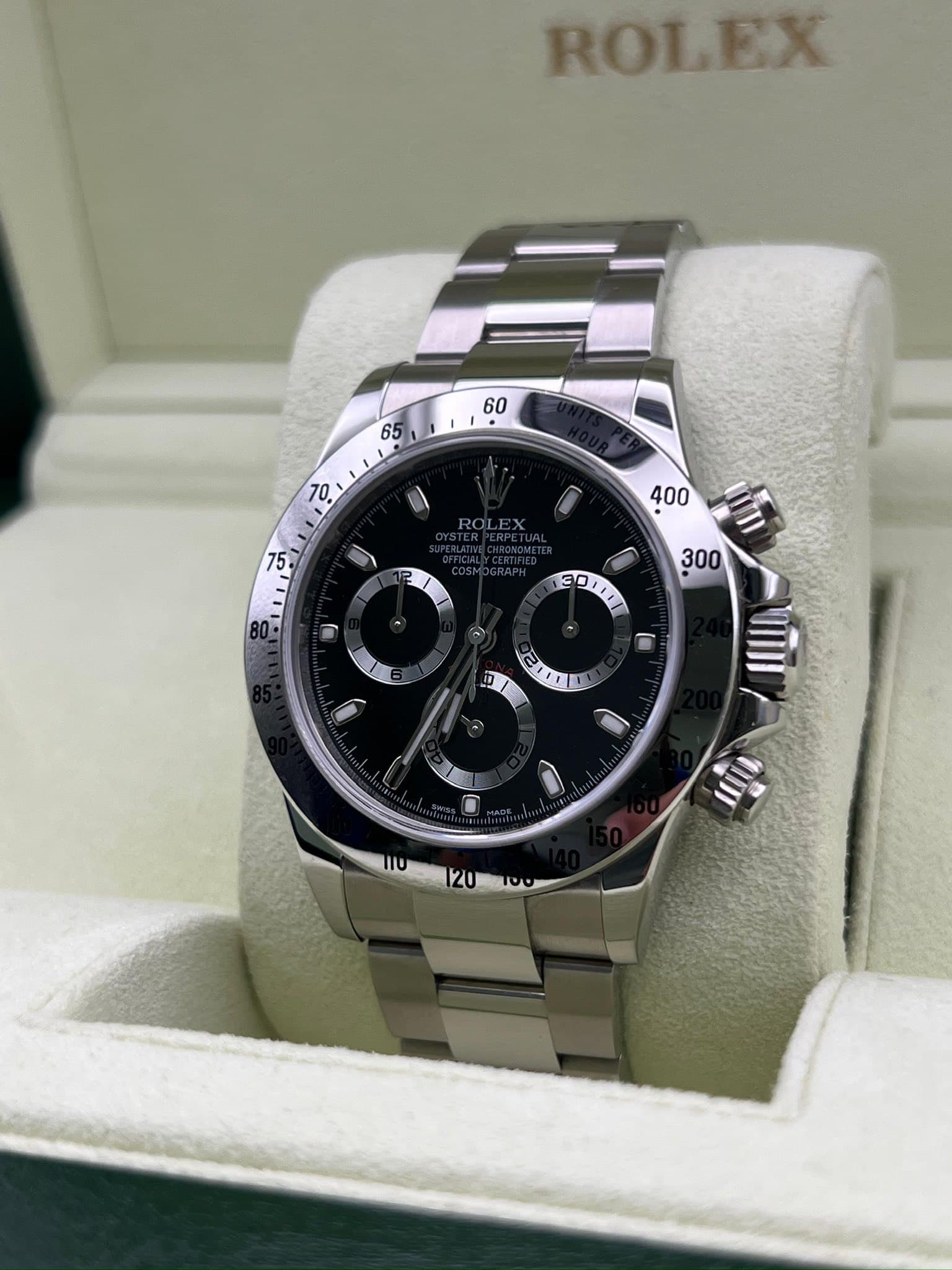 May be an image of wrist watch and text that says 'ROLEX 60 65 0 ١ 75 ROLEX 0L 2| 10 120 n0'