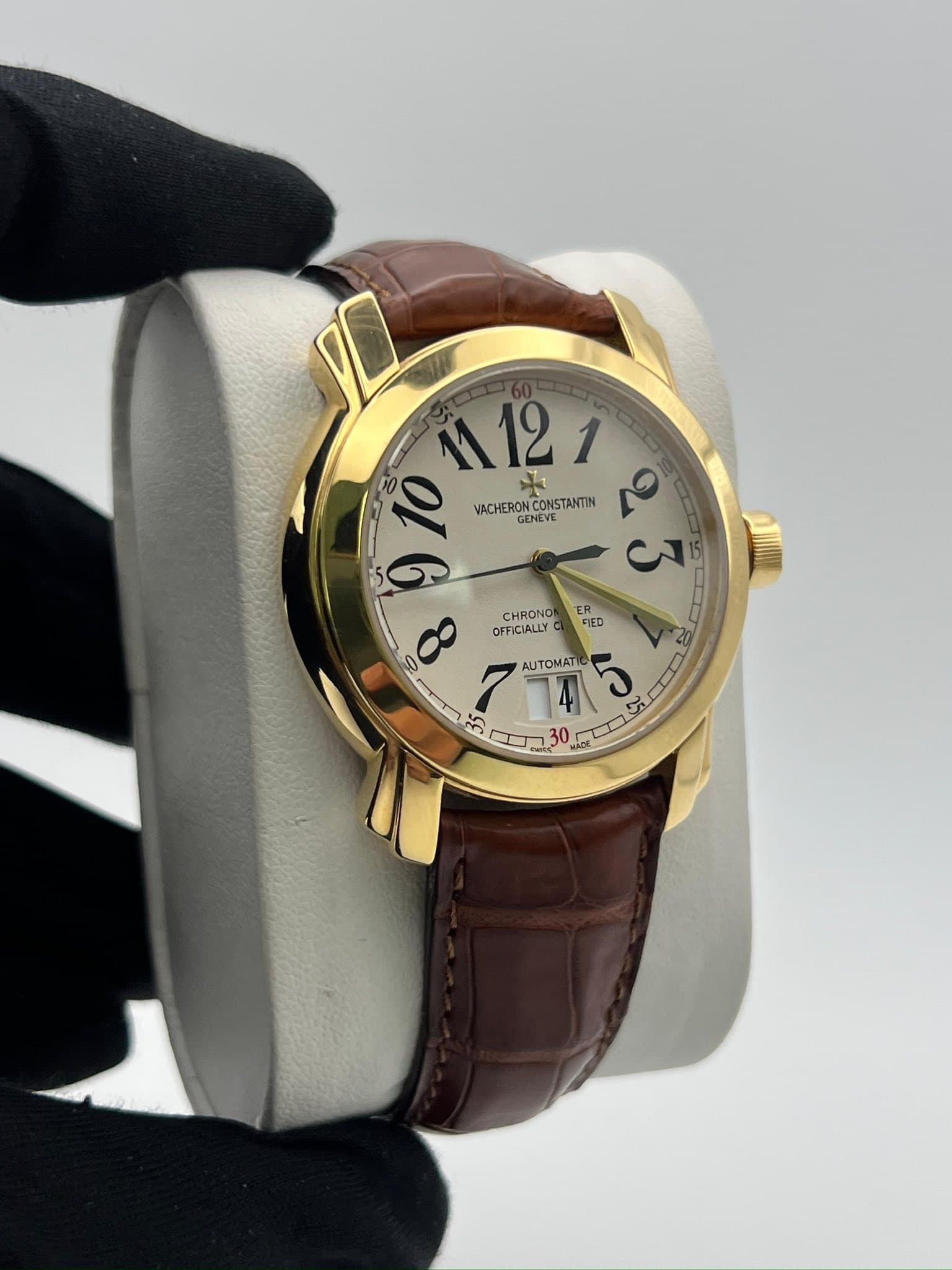 May be an image of wrist watch and text that says ' VACHERON ACHERON.CONSTANTIN CONSTANTIN ဍ GURETE GENEVE مت 9 دن CHRONO OFFICIALLY 3 ER EX . AUTOMAT UTOMATI 5 3 30 F CI'