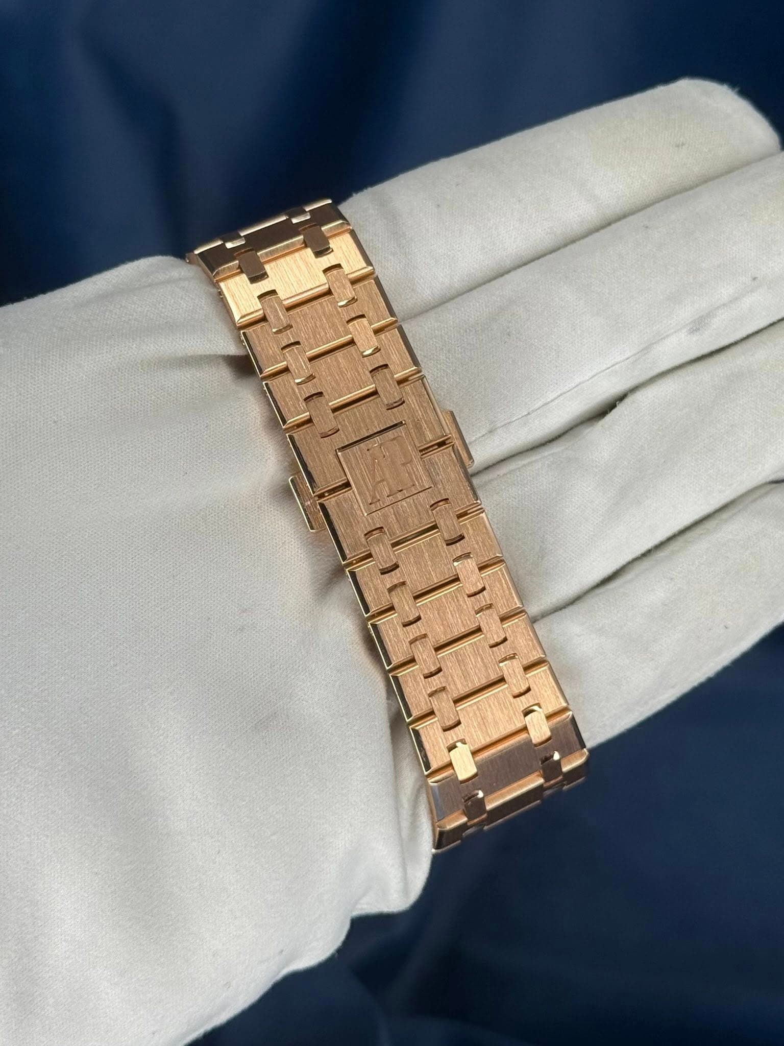 May be an image of jewelry