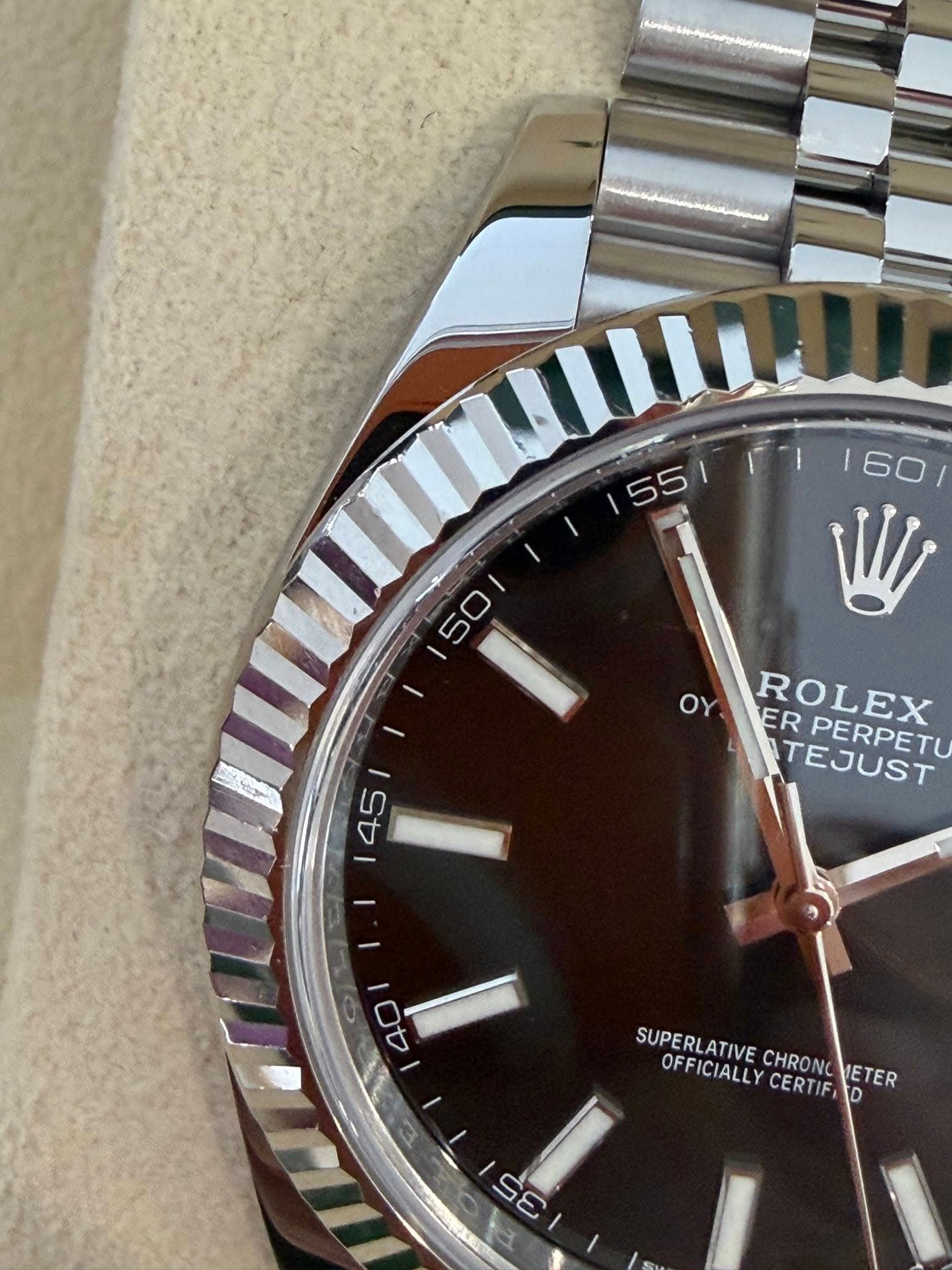 May be an image of wrist watch and text that says '55 I I 50 ١611-1 ا 60 W ROLEX ER TEJUST PERPETU OY 45 40 SUPER SUPERLATIVE SUPERLATIVE.CHRONCVETER SUAAEOTER LATIVE CHRON…