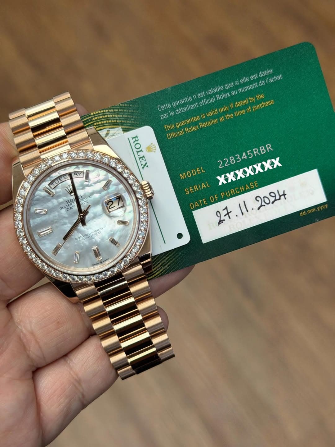 May be an image of wrist watch and text that says 'est datée que elle 85 Cette detailantofficiel validon garantien officiel est valable Rolex moment de achat datedbythe the Df…