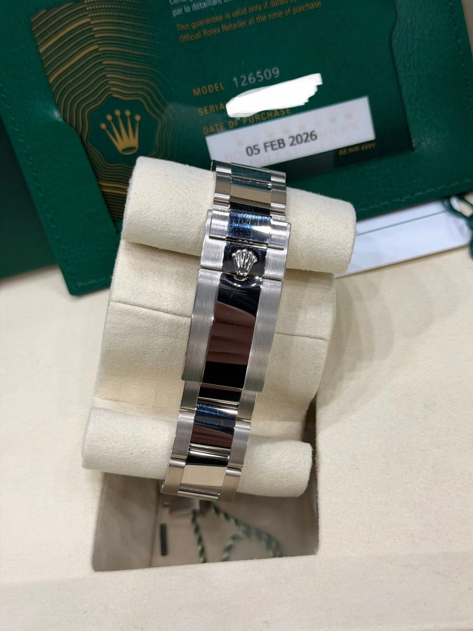 May be an image of wrist watch and text that says '05FEB2026 05 FEB 2026'
