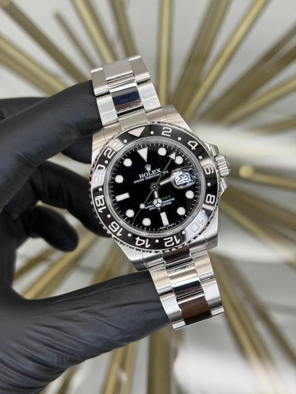 May be an image of wrist watch and text that says '2 2 4 ROLEX XTE T OYSYEN OYSYERPER TERPERPETUAL TERPERPETUAL 6 ด 18 23 pcT CNOMETER oma '