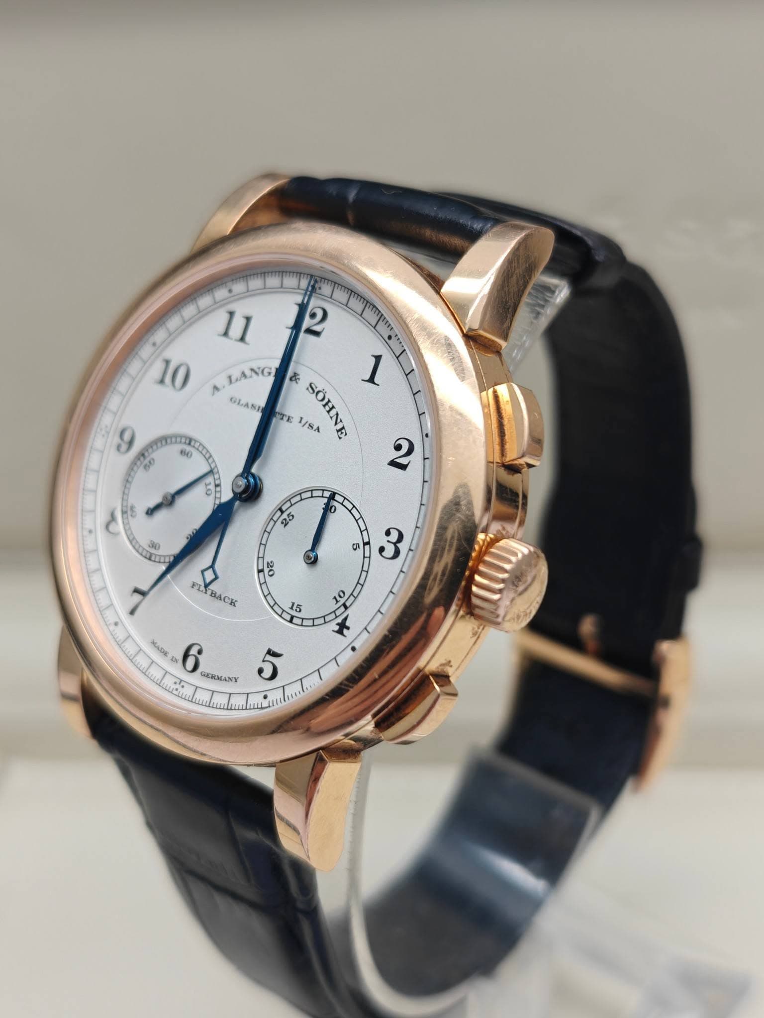 May be an image of wrist watch and text that says '11 2 10 N LANG & 1 GLANE STE S/SA SOHNE 60 و s0 10 ביב 6 6 ማ 25 30 0は車料 5 A က 20 FL FLTBACK 15 O D X MADE DY GEDIANY 5'